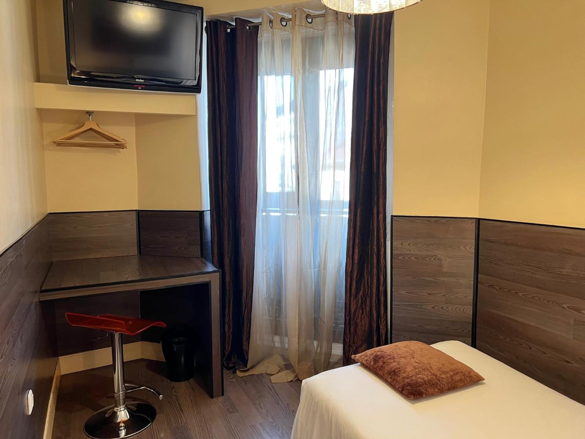 Single Room photo 2