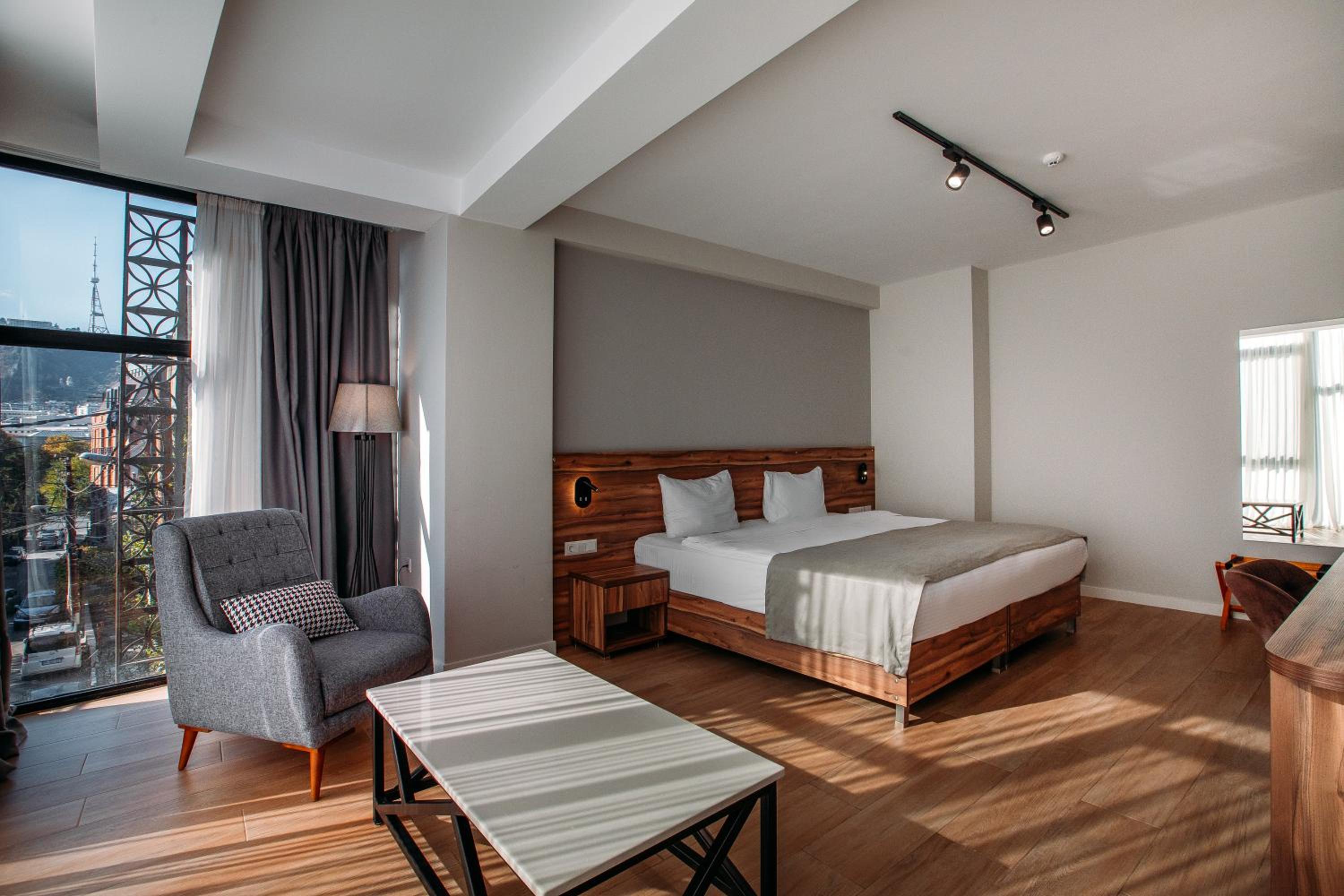 Deluxe Double or Twin Room - Photo 19