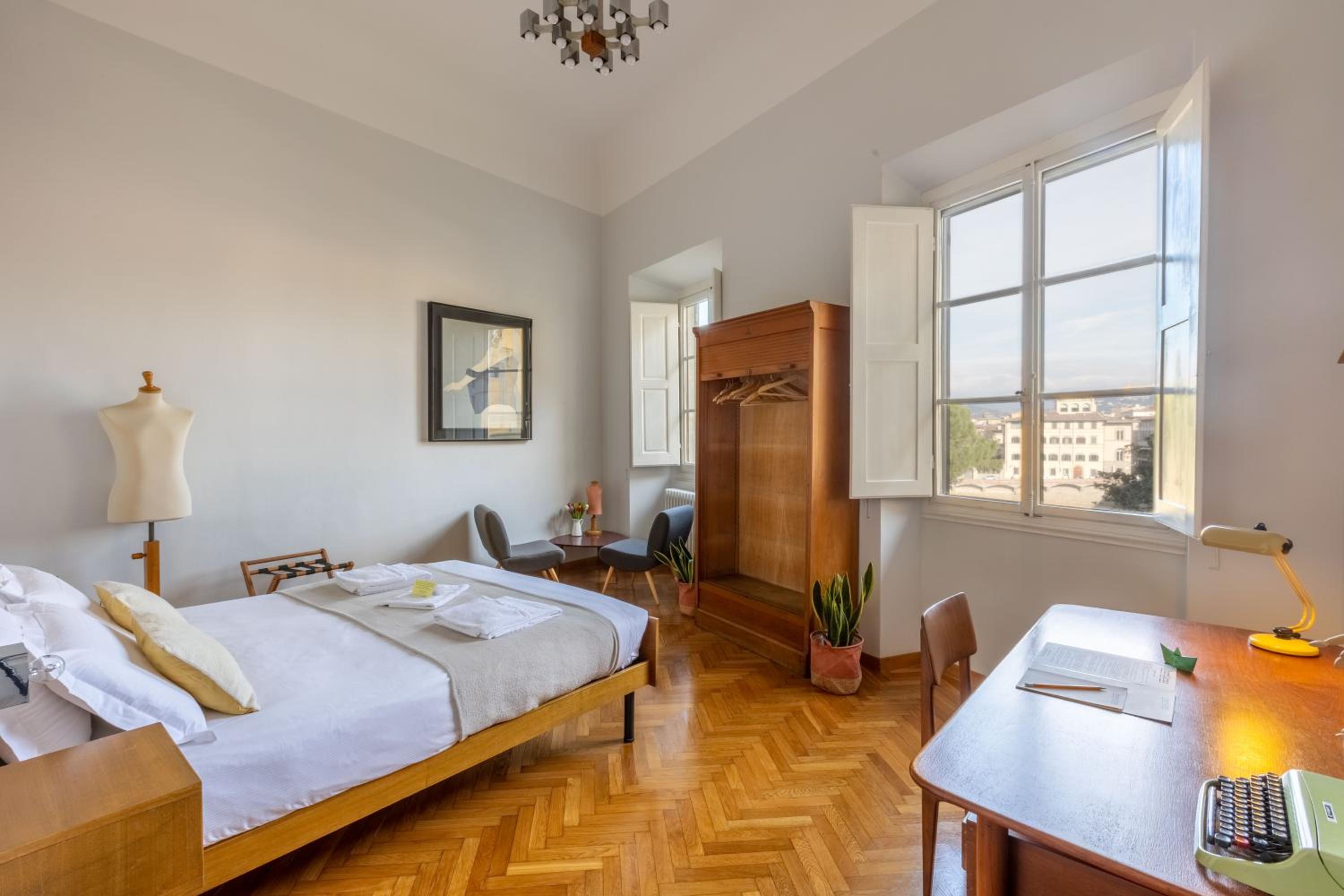 Double Room with City View and Private External Bathroom