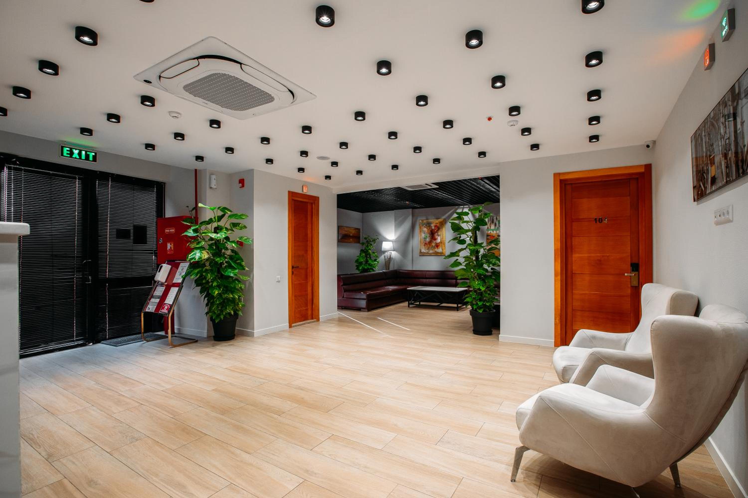 Family Room - Photo 3