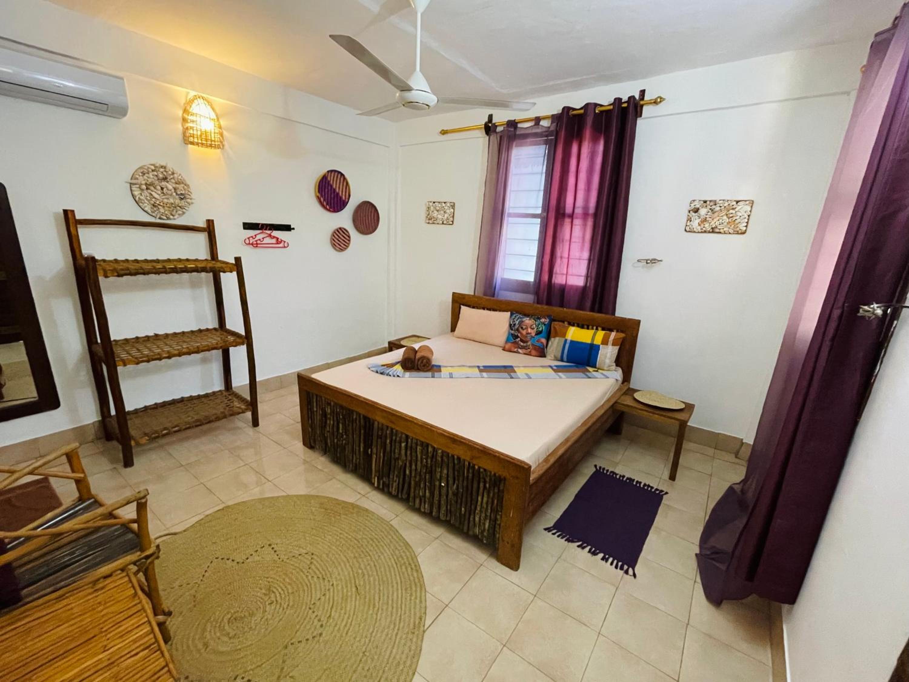Standard King Room - Photo 3