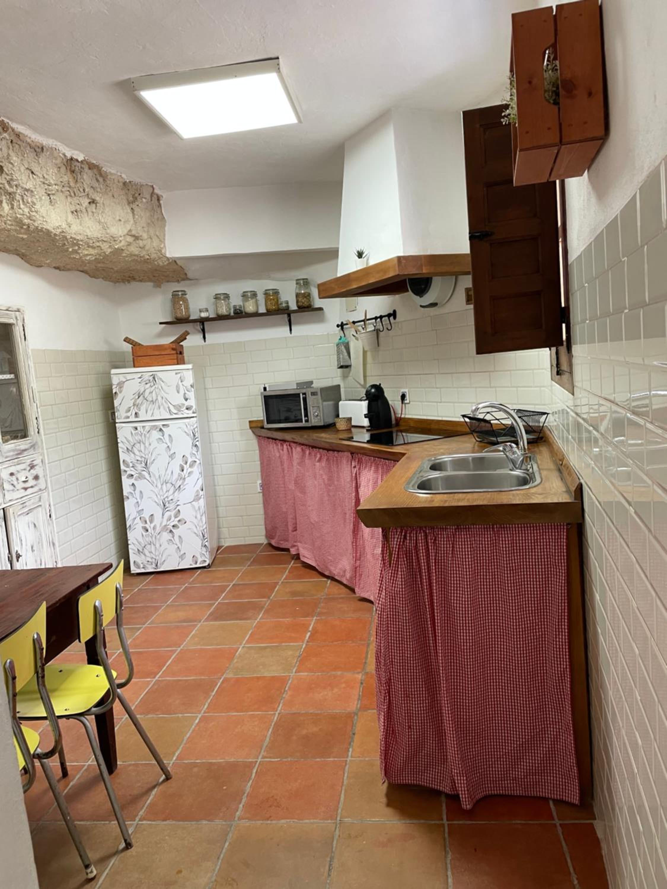 Two-Bedroom House - Photo 30