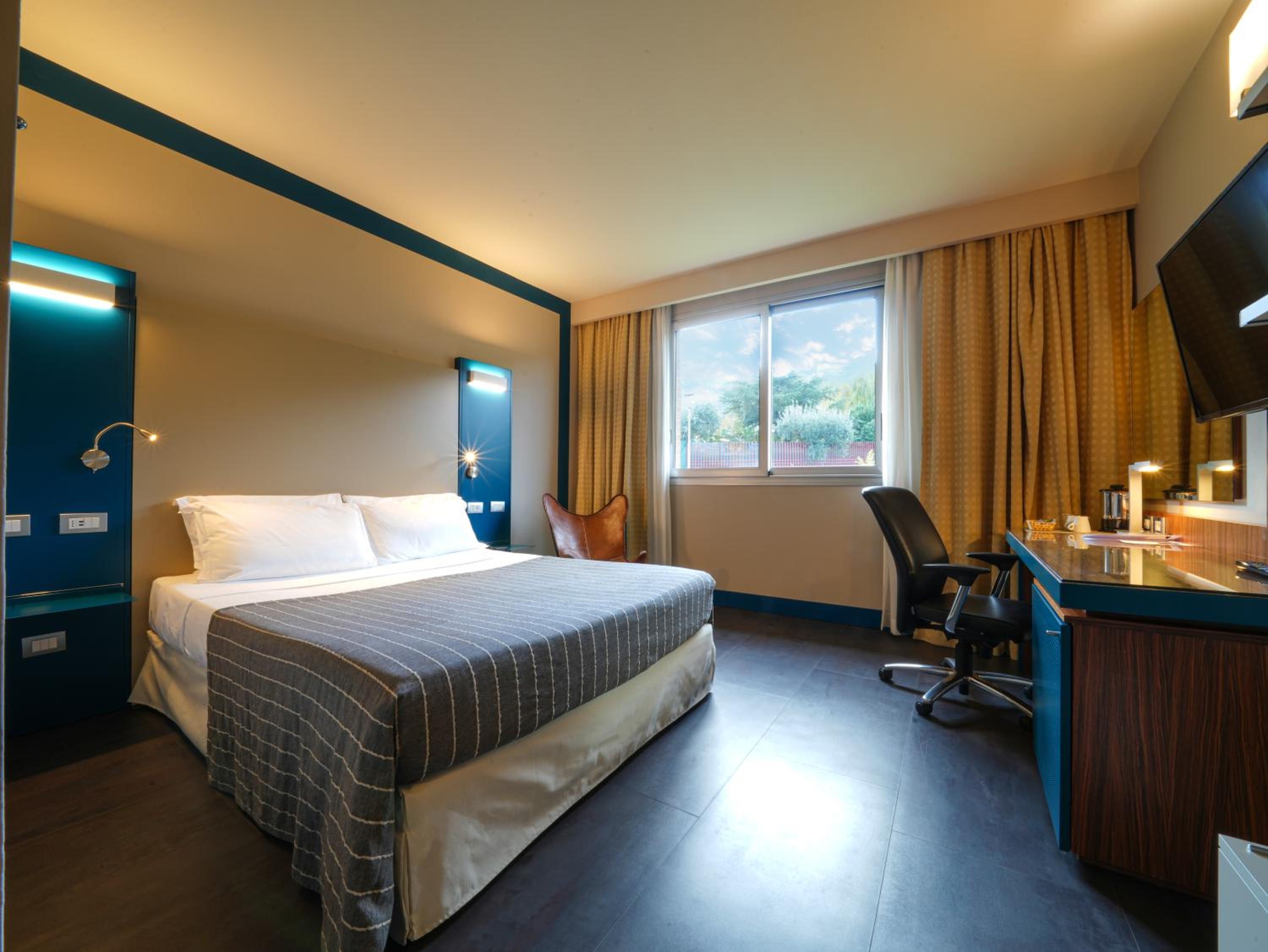 Executive Double Room - Photo 11