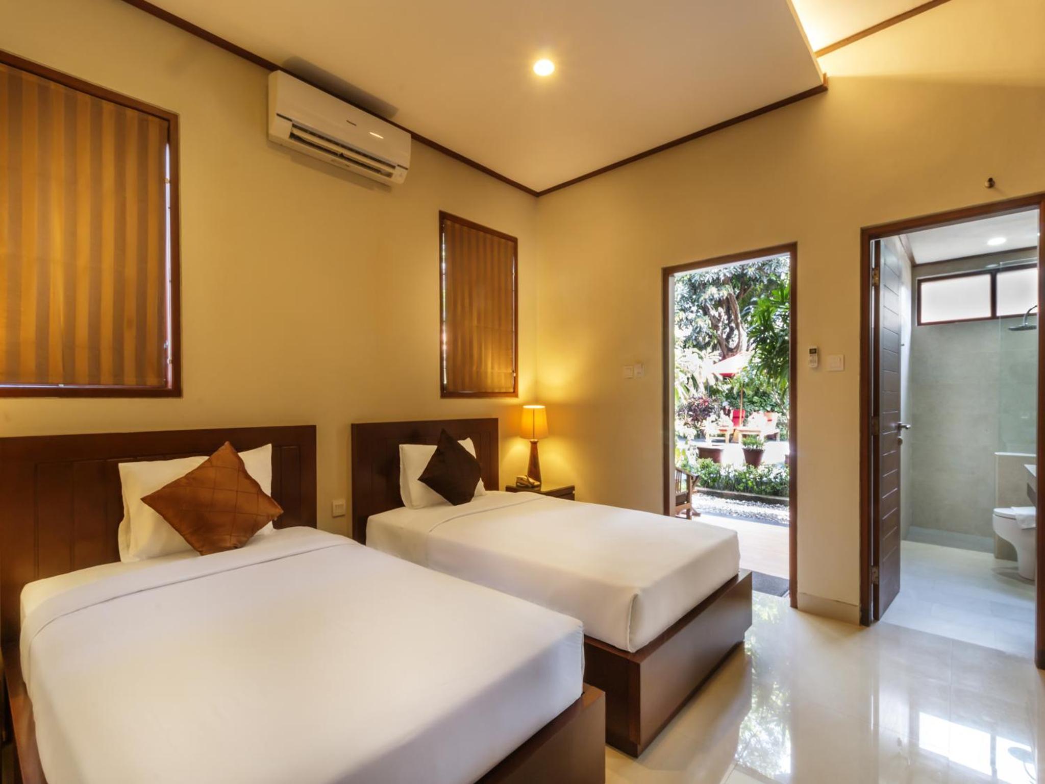 Deluxe Premiere Interconnecting Room with Pool View - Photo 4