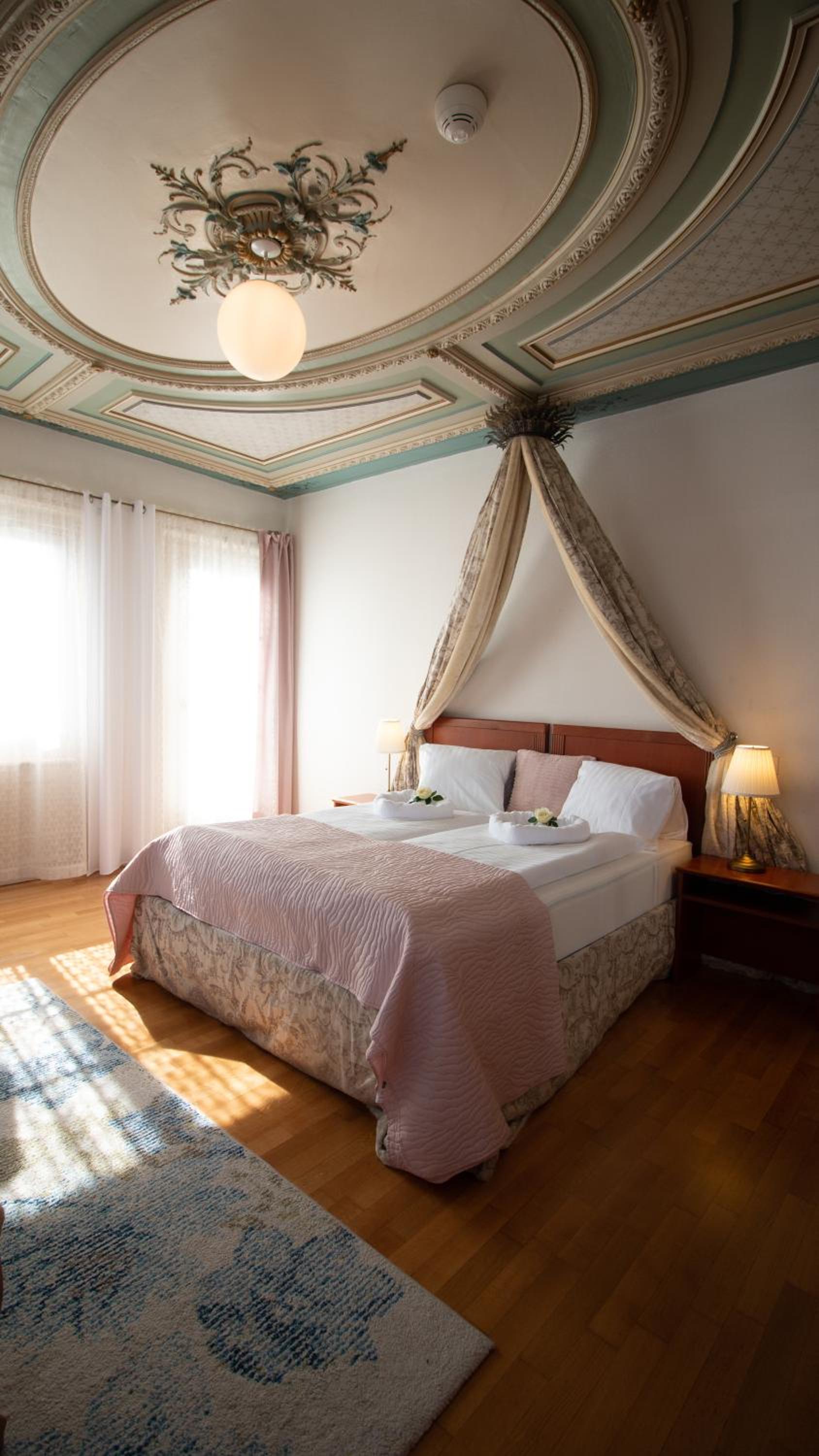 Economy Double Room - Photo 5