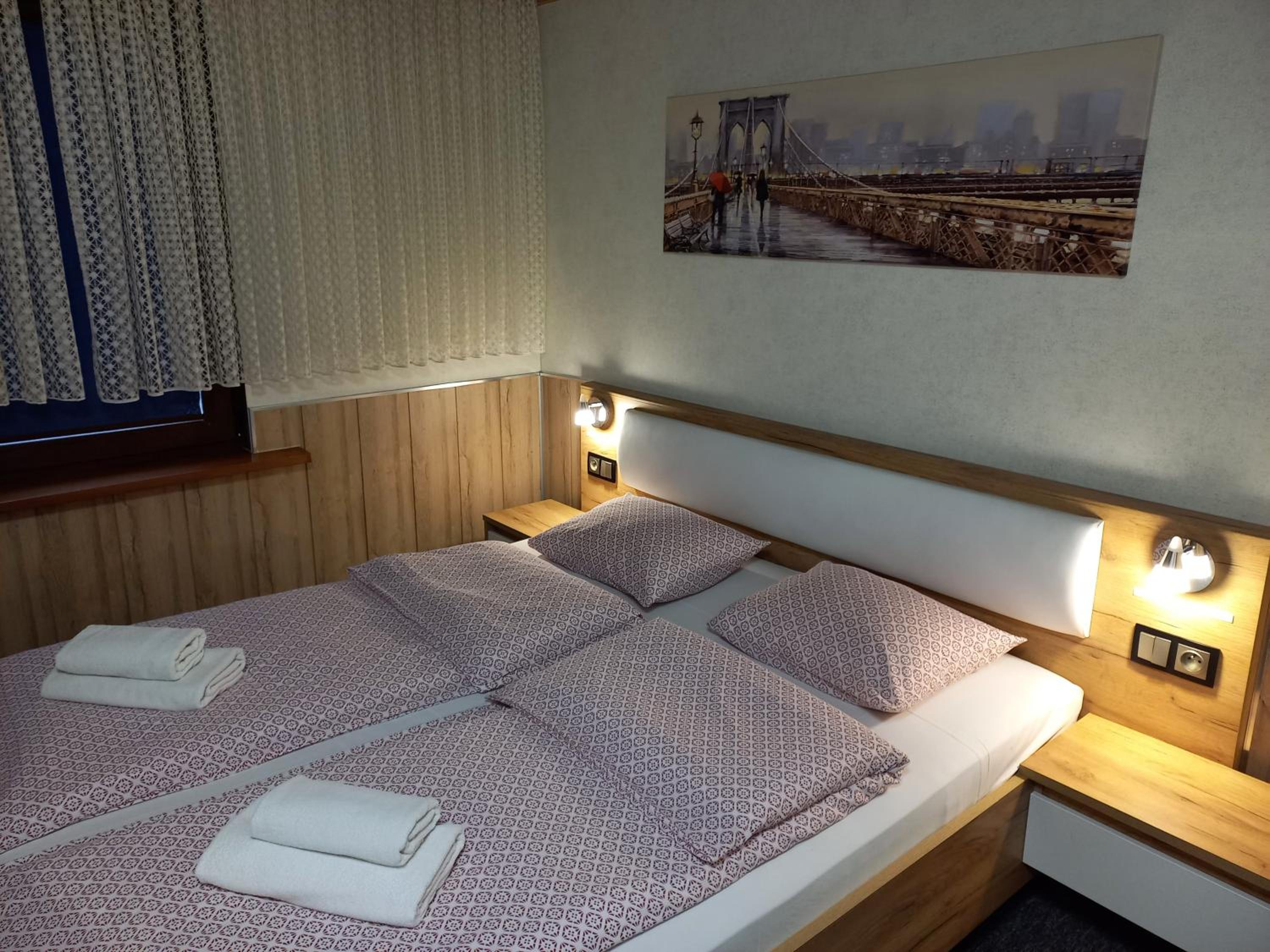 Deluxe King Room photo 1