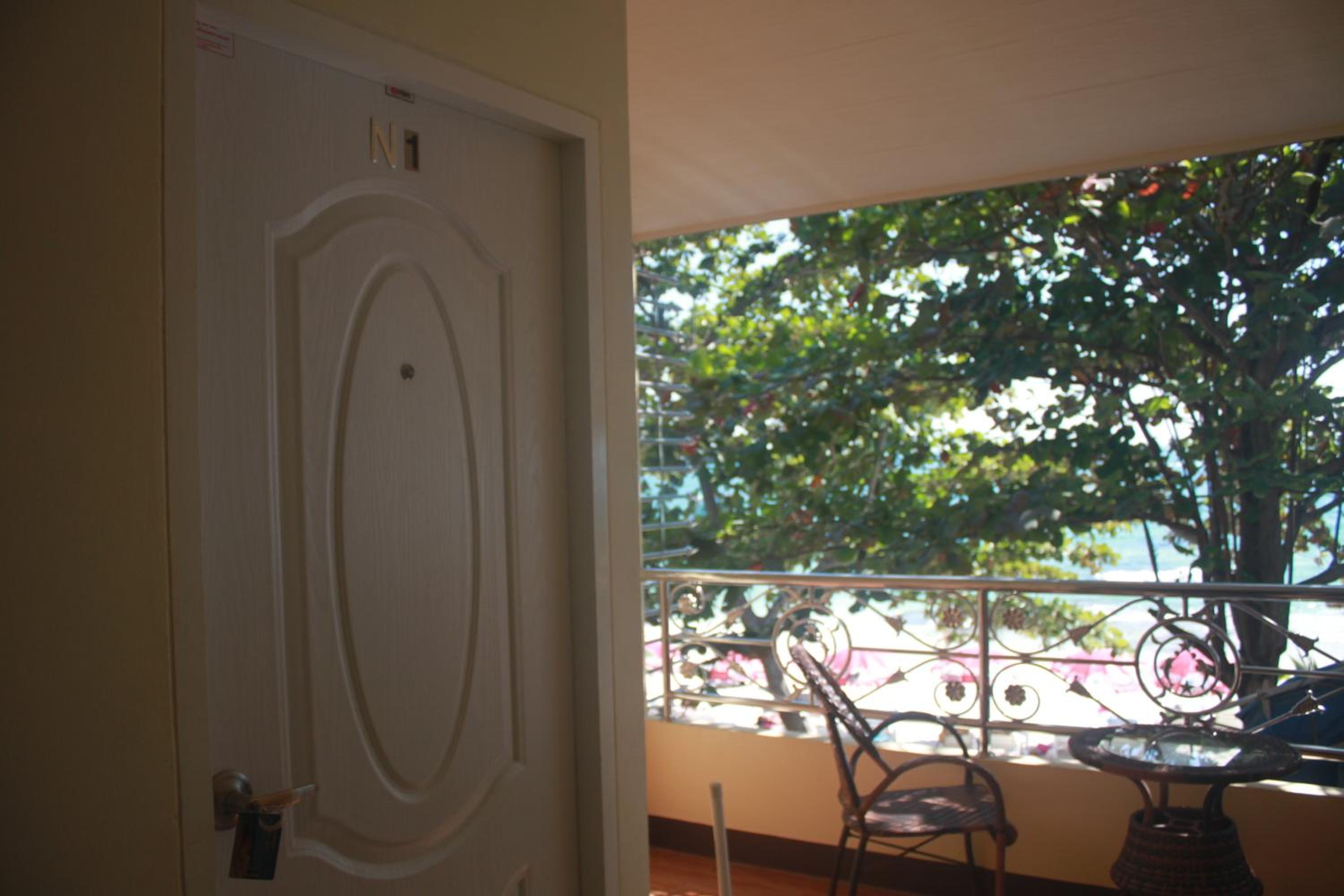 King Room with Sea View - Photo 2