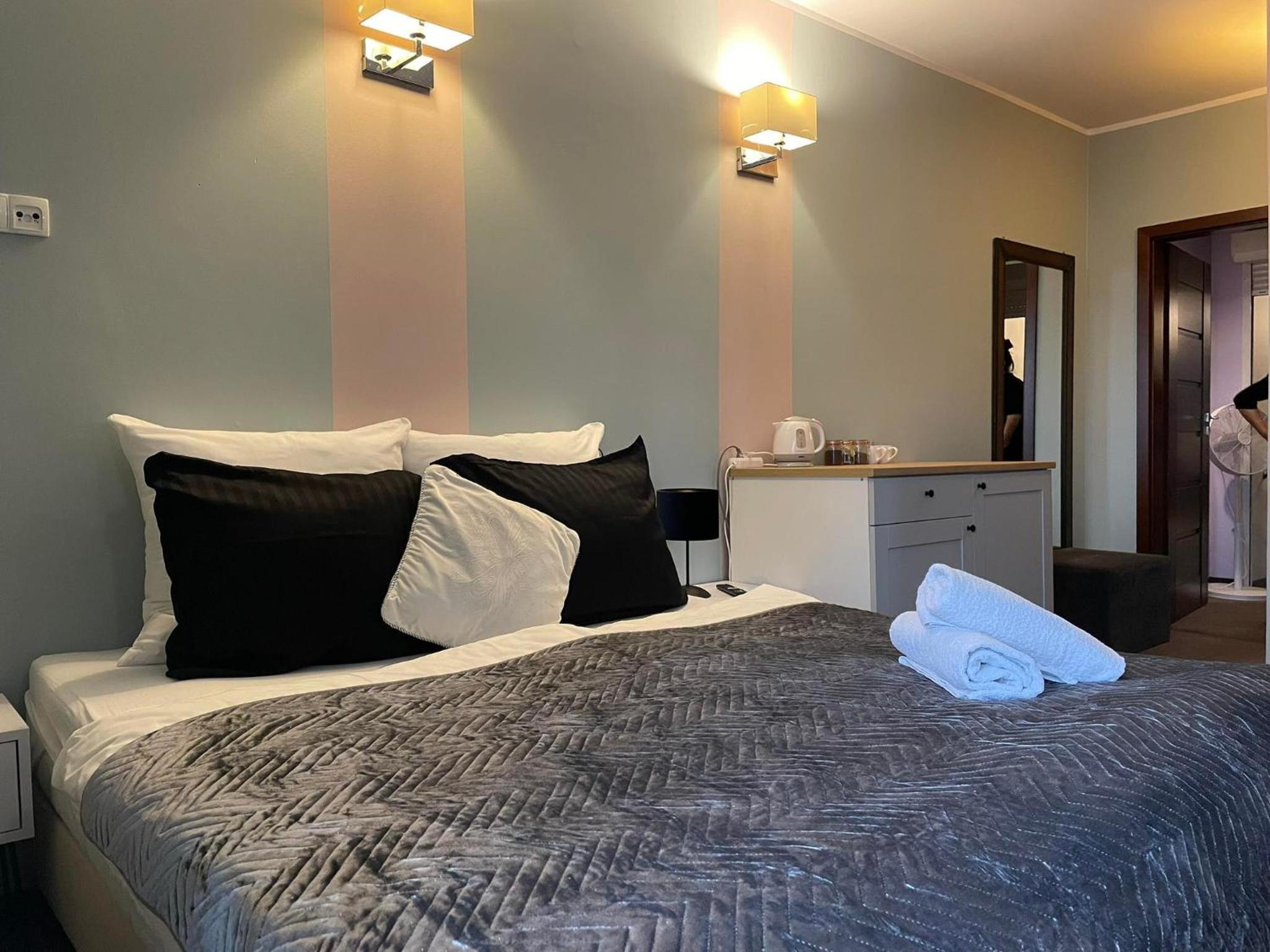 Queen Room - Photo 7