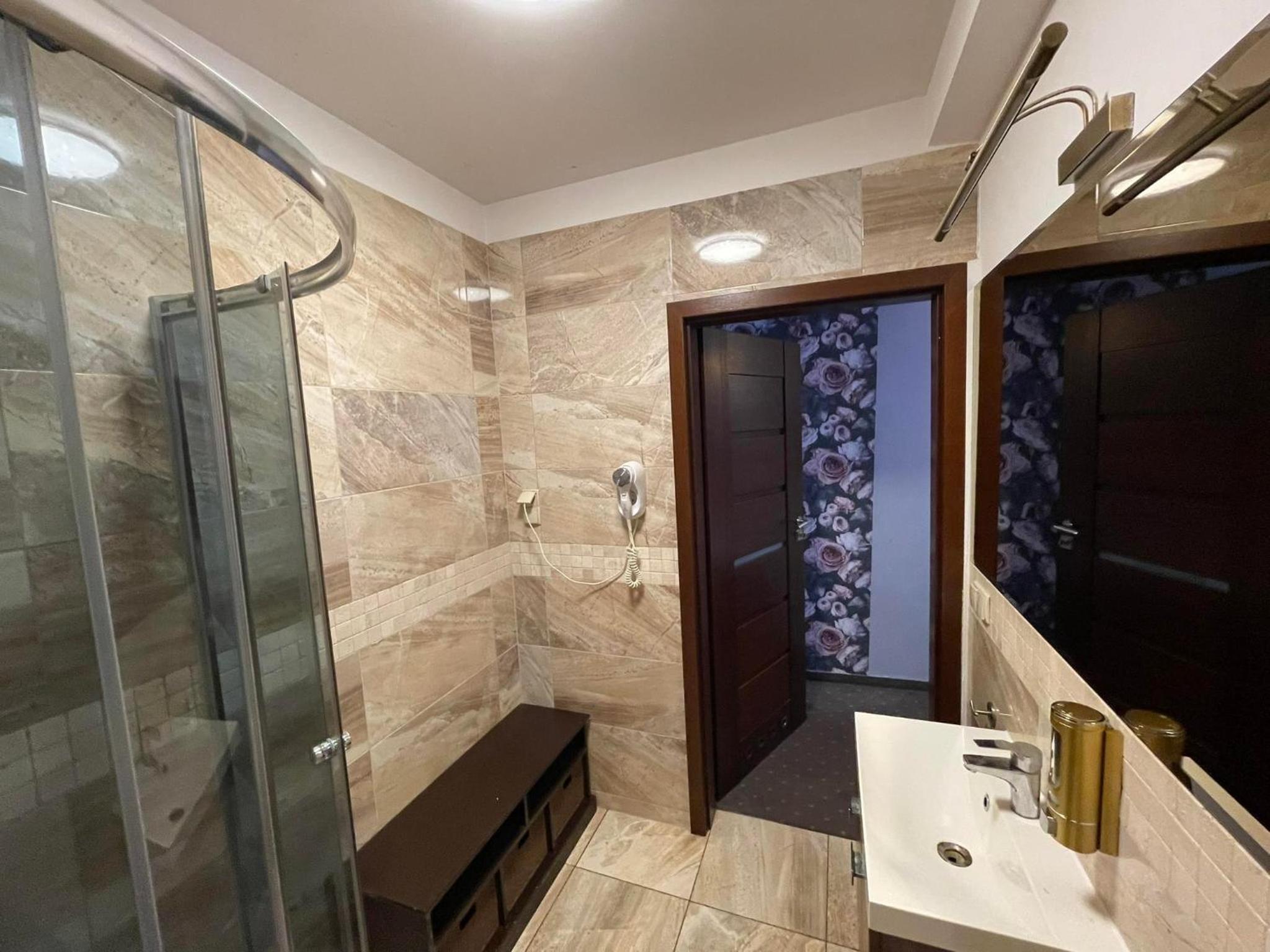 Triple Room with Bathroom - Photo 5