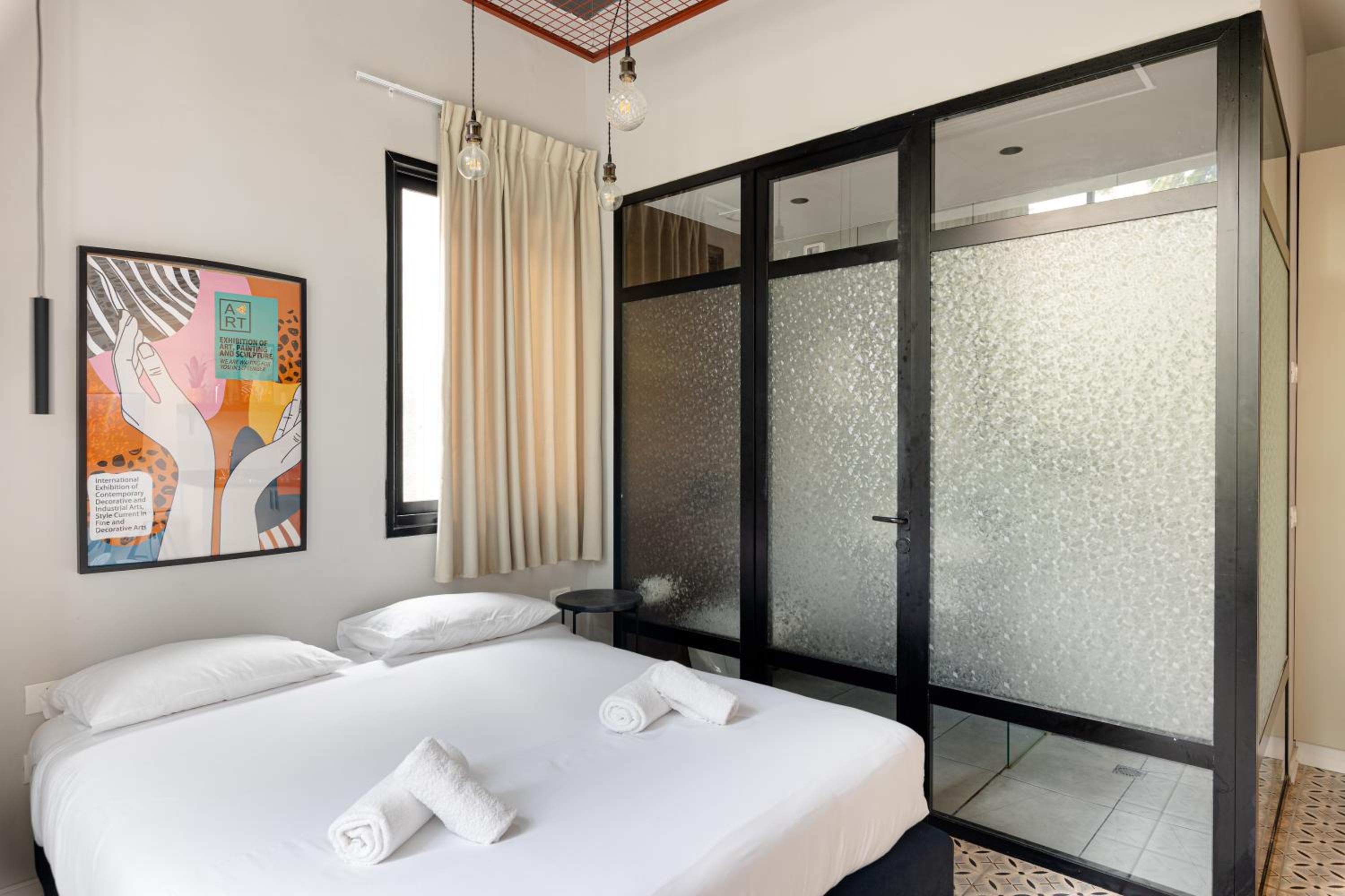 Deluxe Double Room - Photo 11