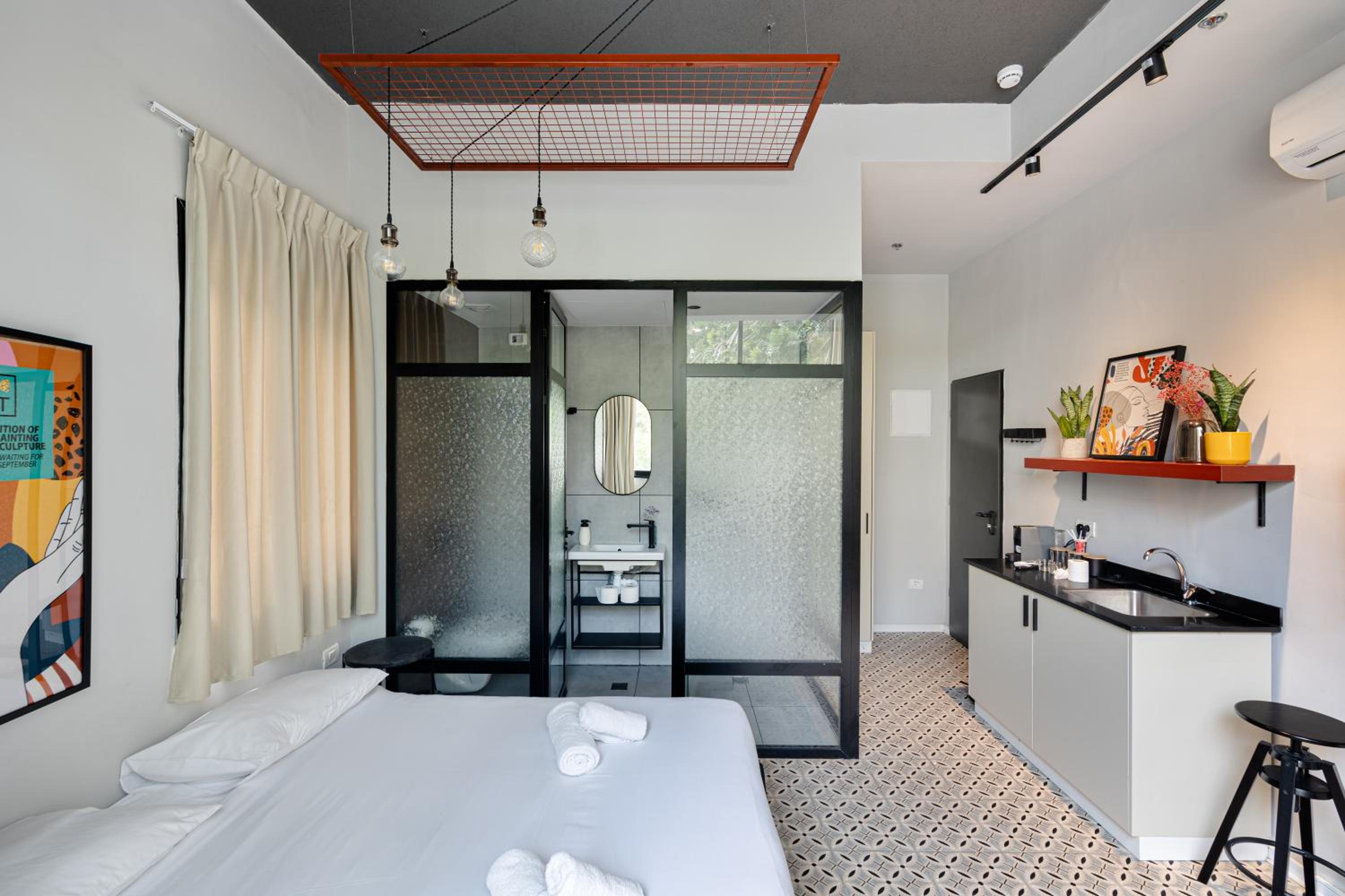 Deluxe Double Room with Balcony - Photo 2