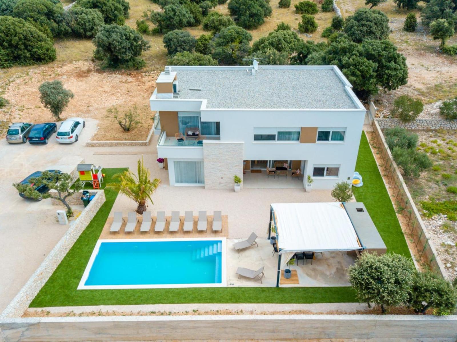 Villa photo 3