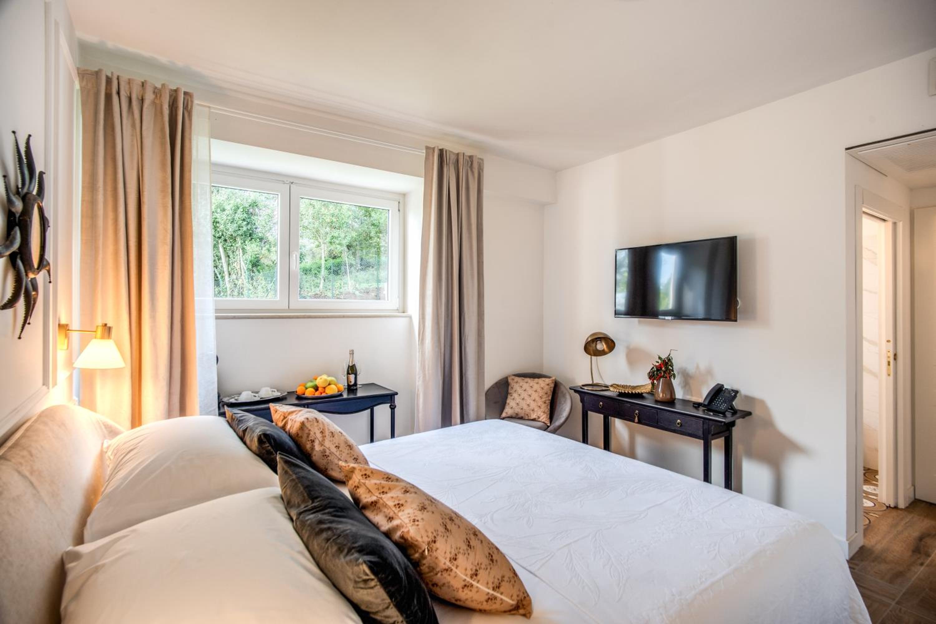 Double Room - Disability Access photo 2