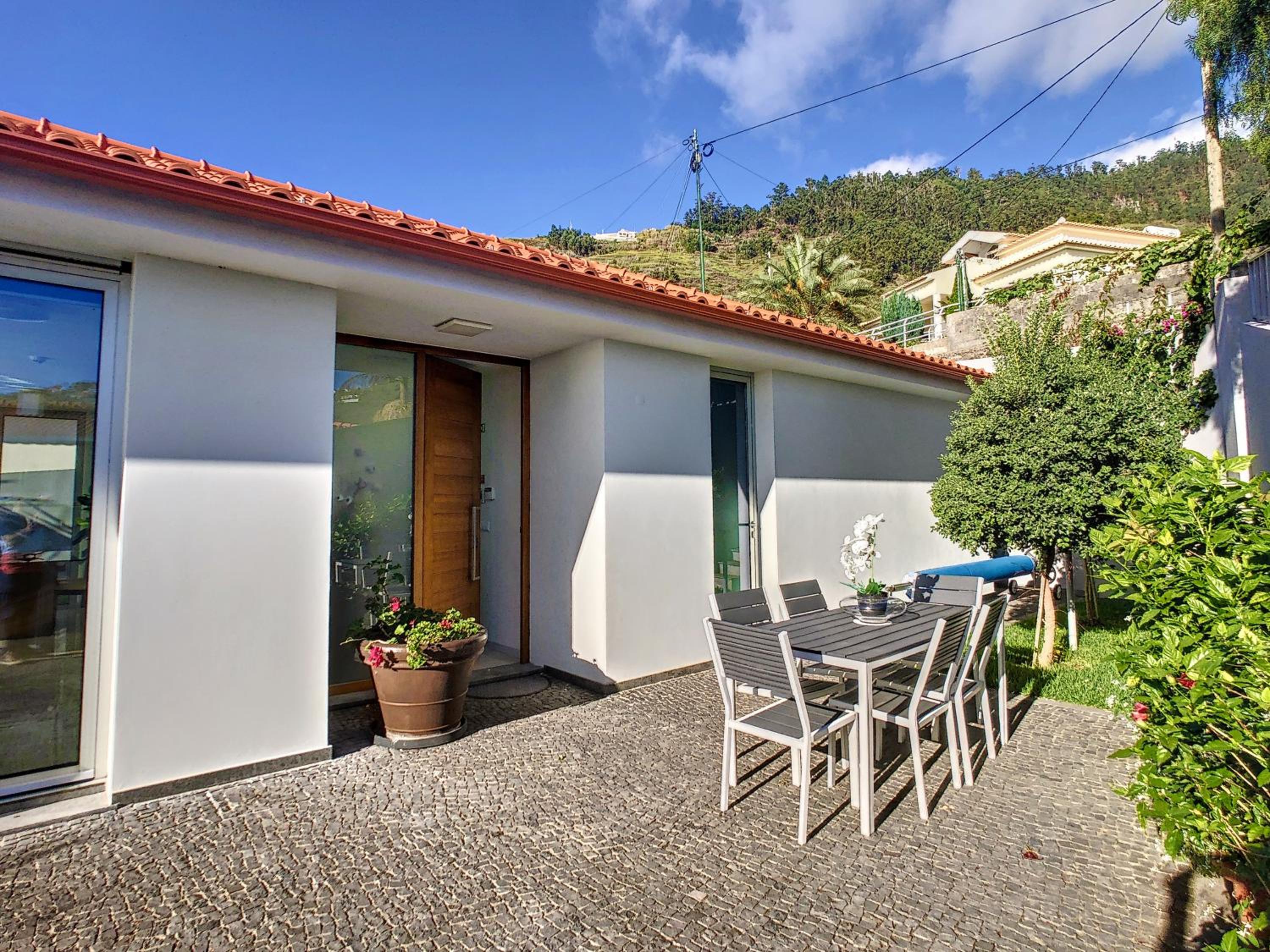 Two-Bedroom House photo 2
