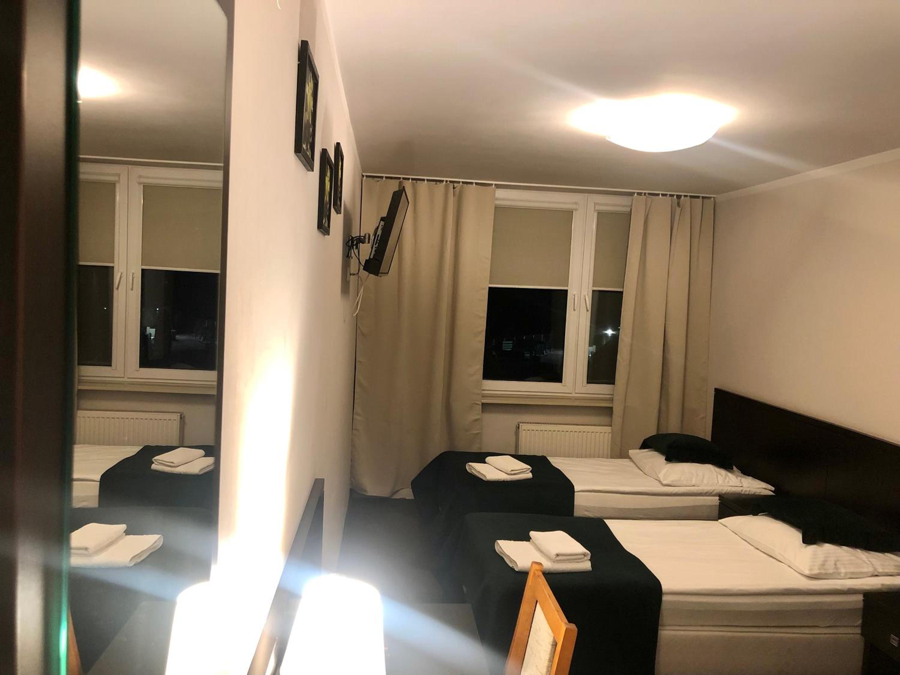 Twin Room - Photo 83
