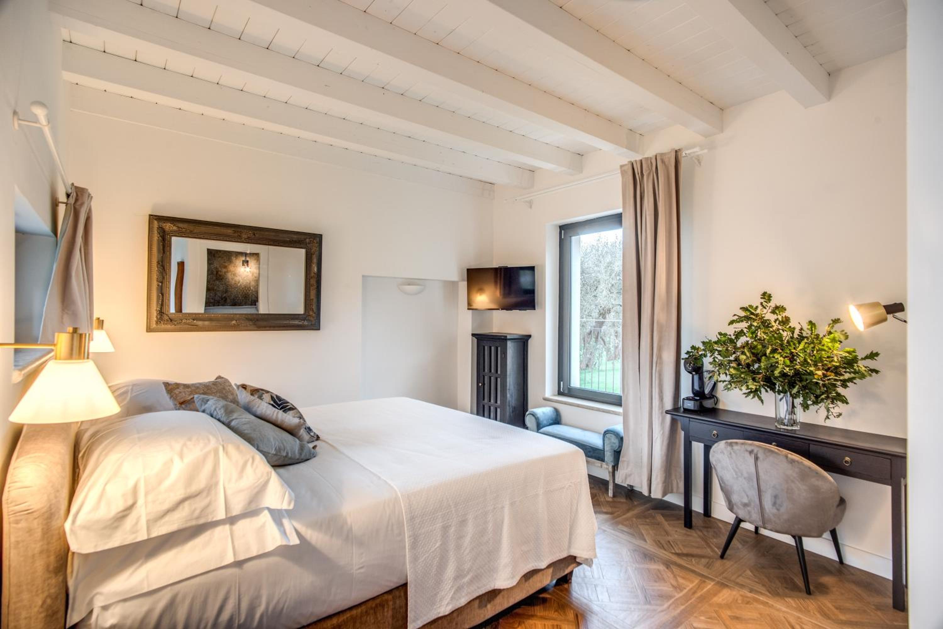 Double King Room with Garden - Photo 1