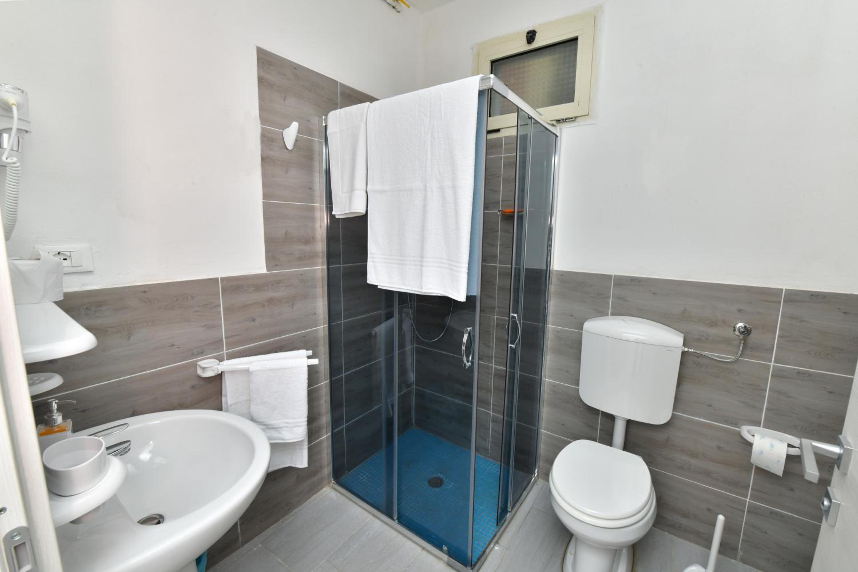 Family Room with Private Bathroom - Photo 14