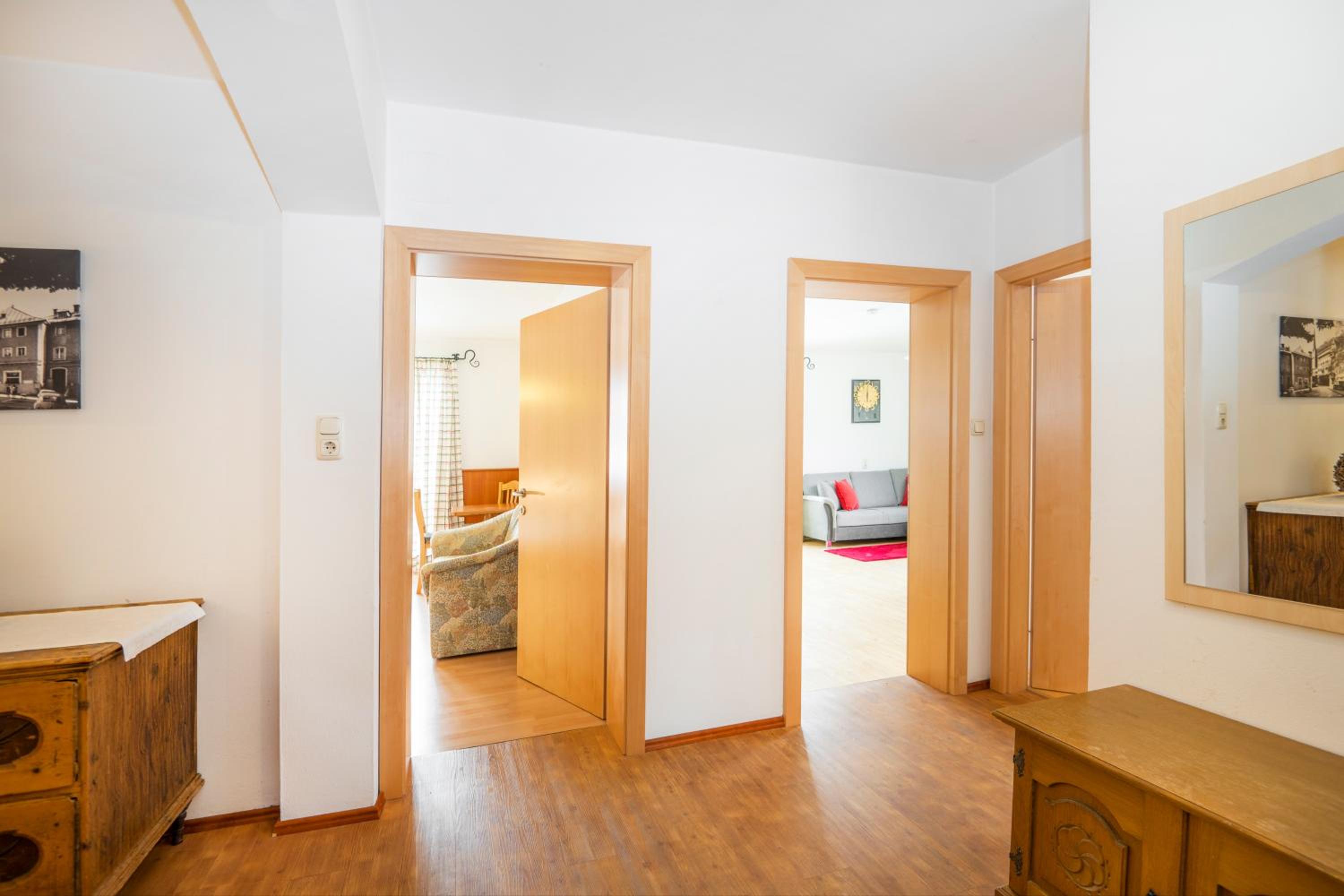 Apartment photo 2