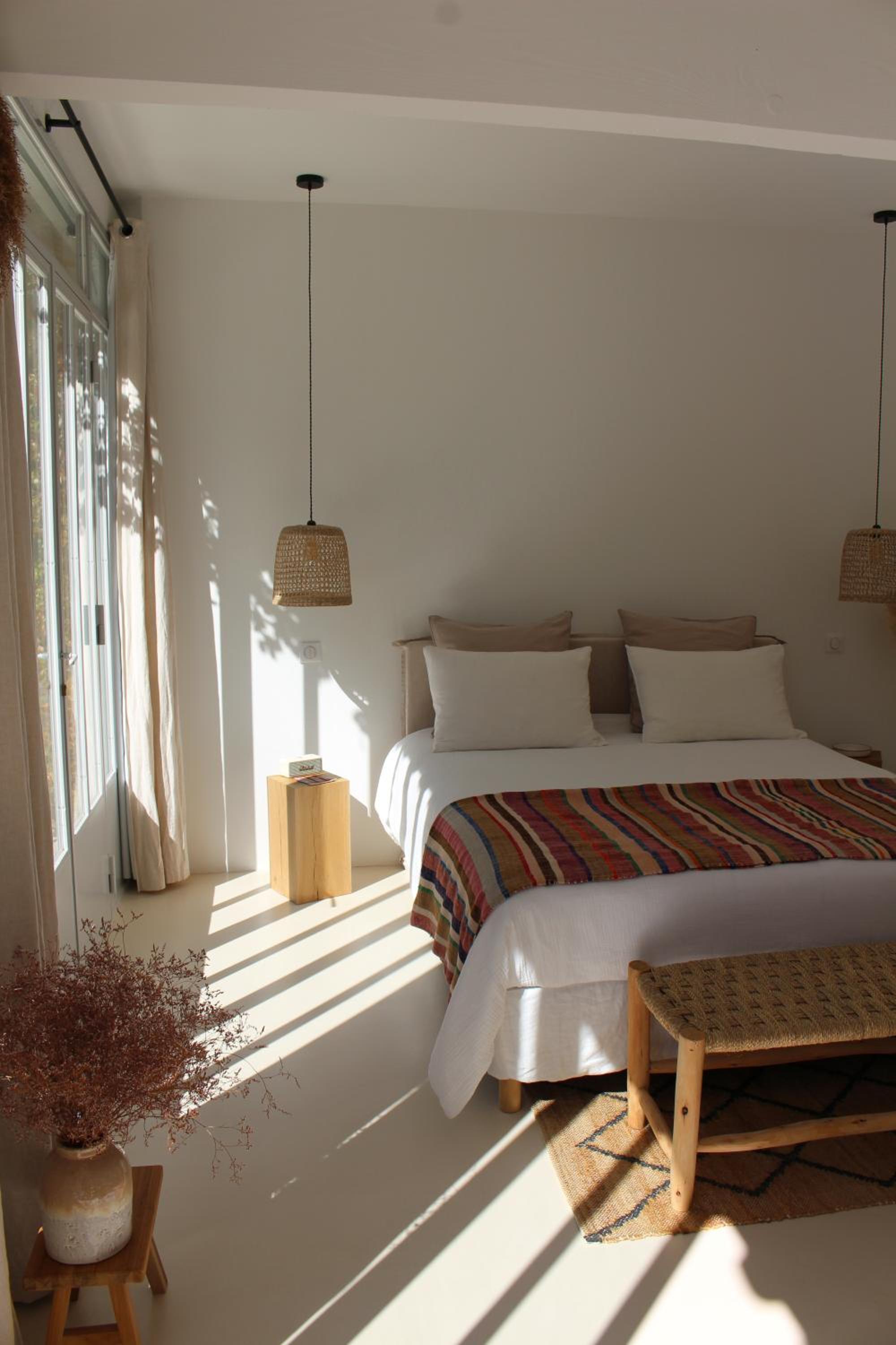 Deluxe Room (2 Adults + 1 Child) photo 1