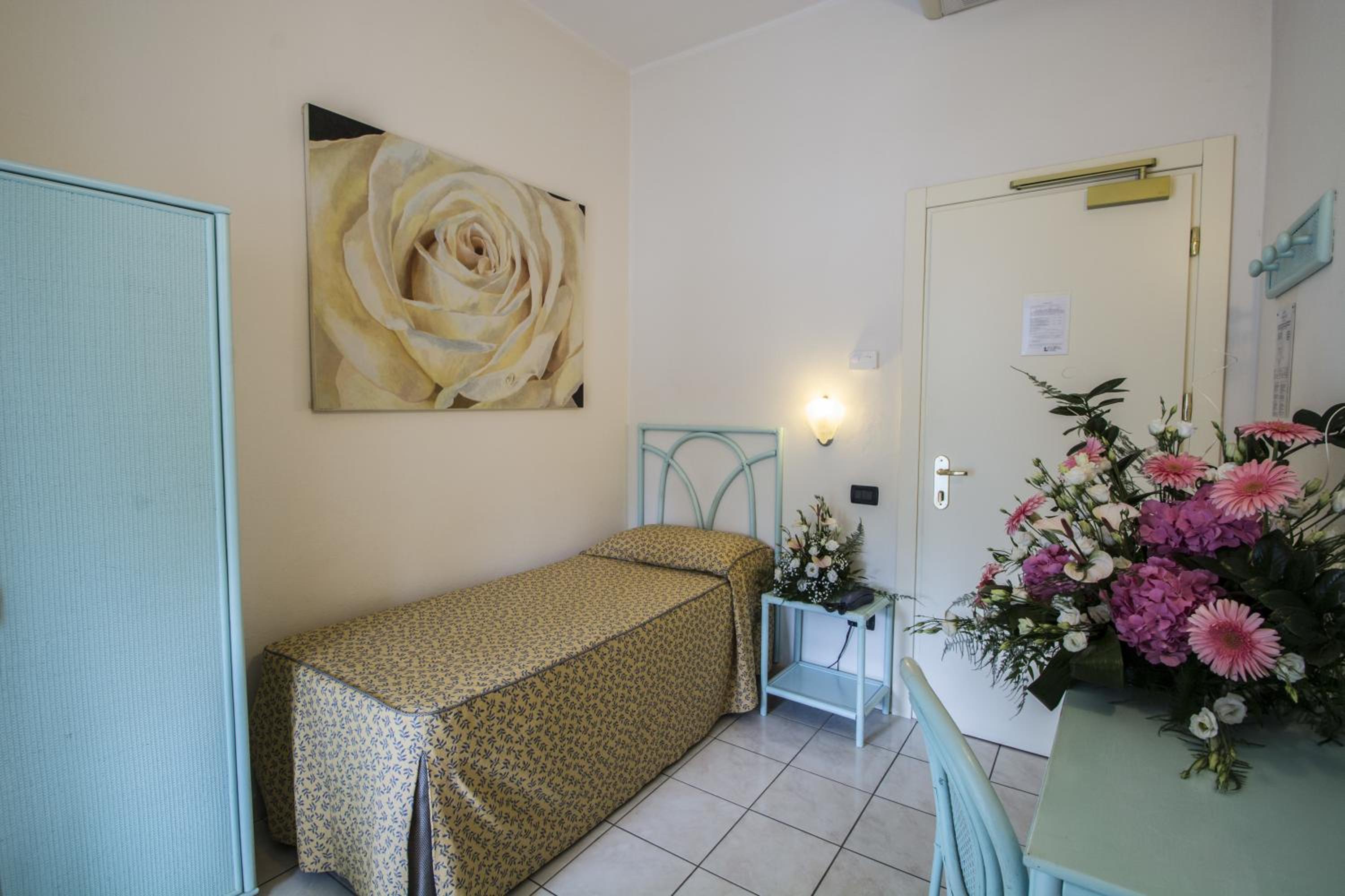 Single Room photo 3