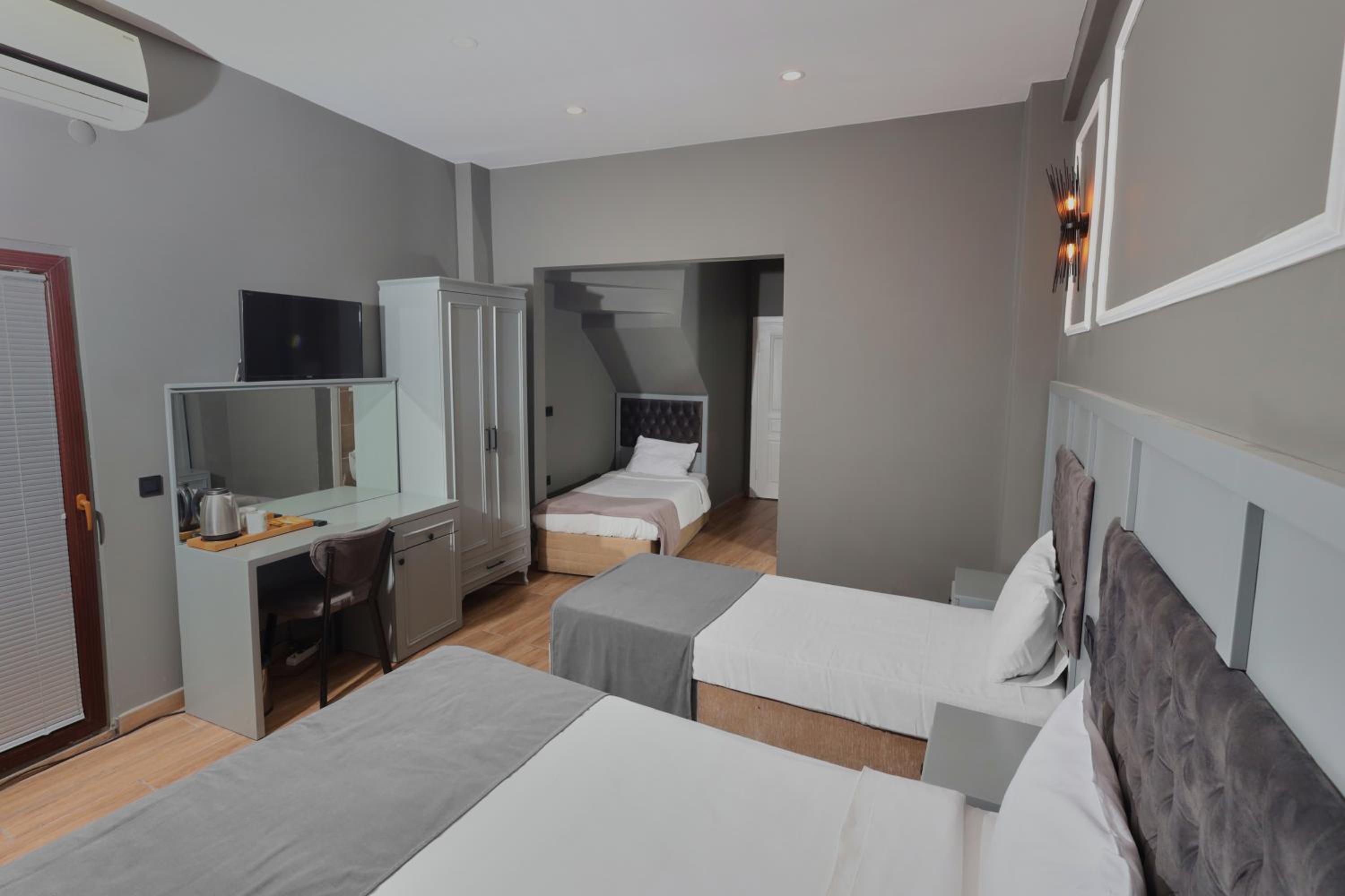 Standard Quadruple Room