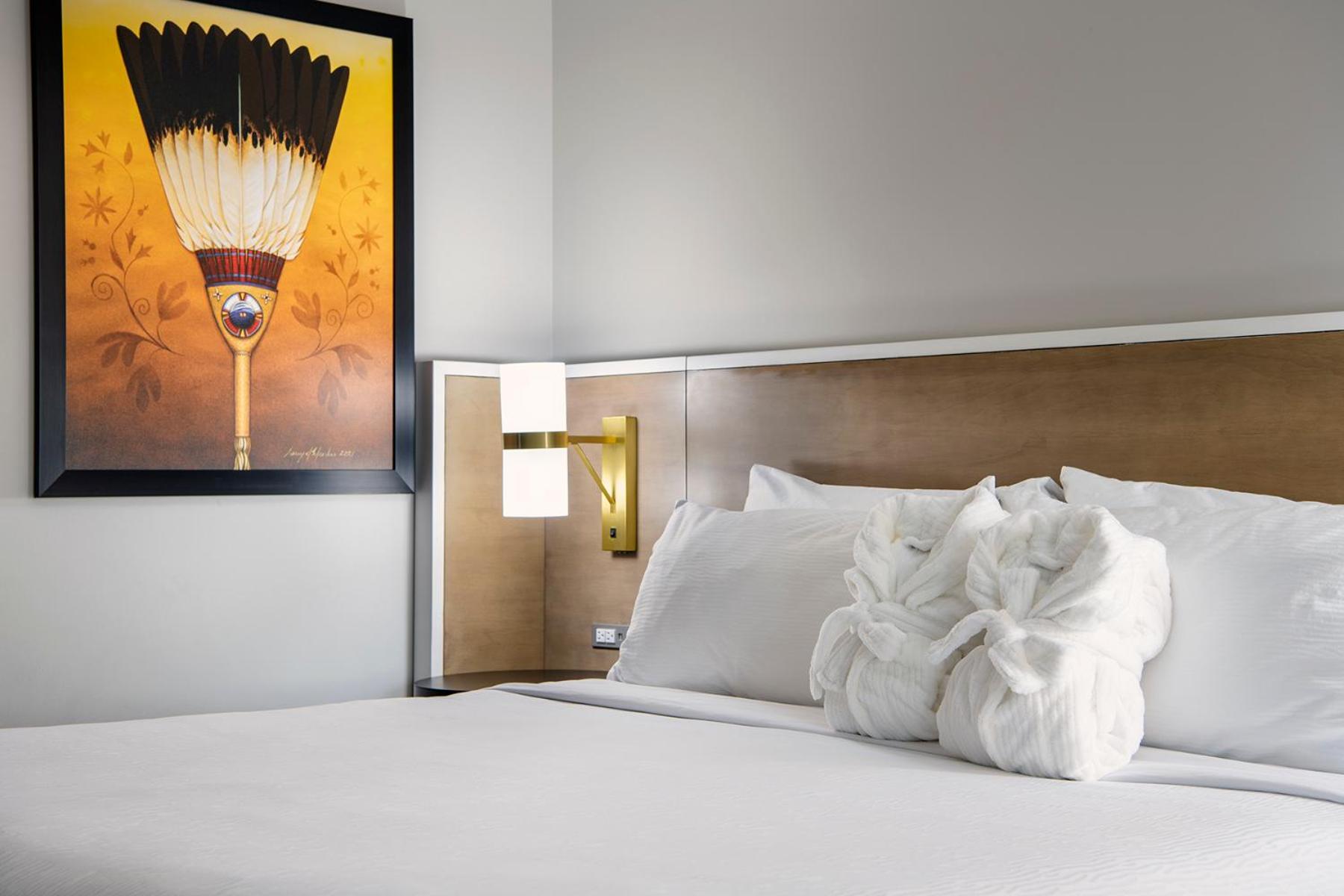 1 King Bed, Hearing Accessible Room, Non-Smoking - Photo 4