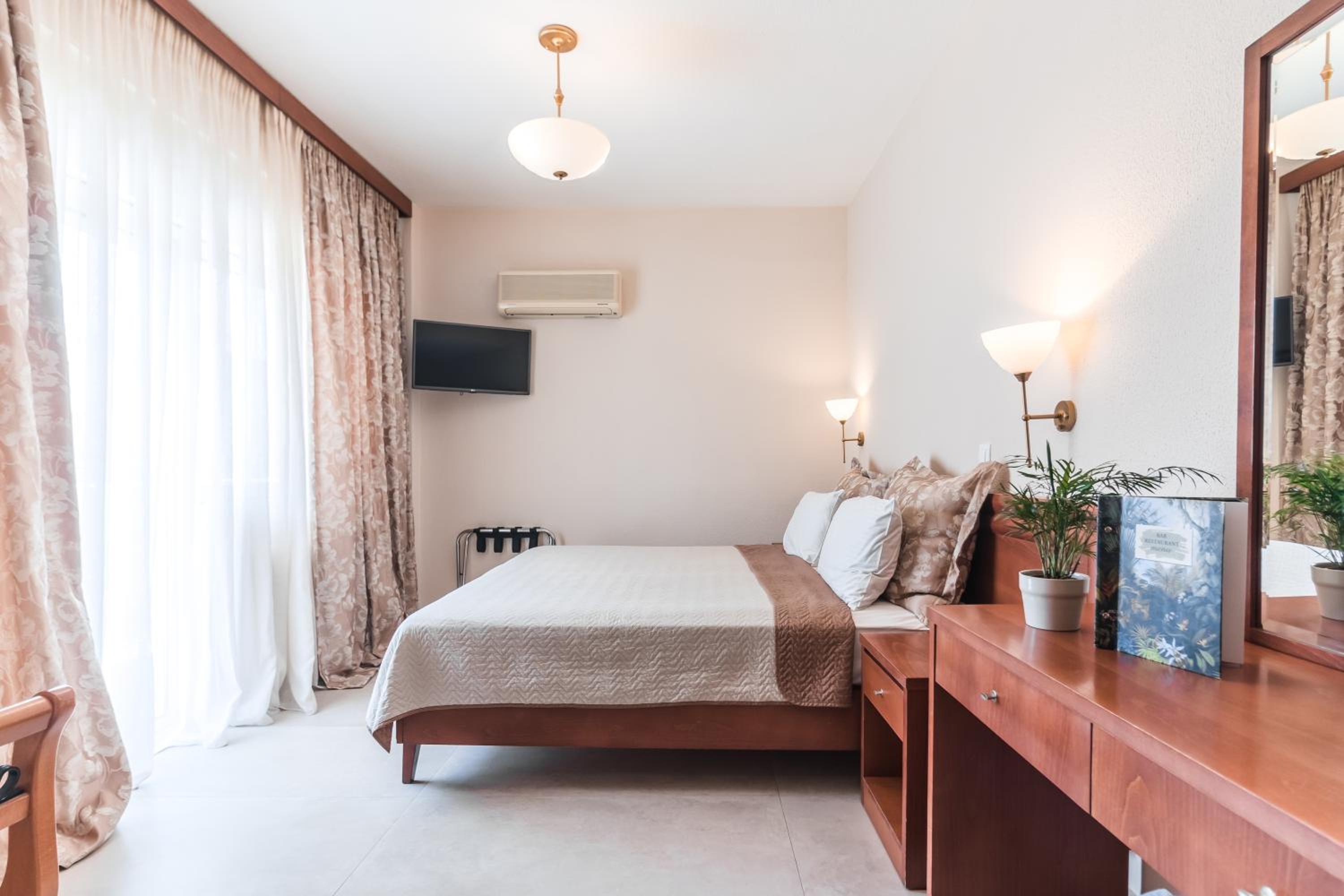 Double Room - Photo 1