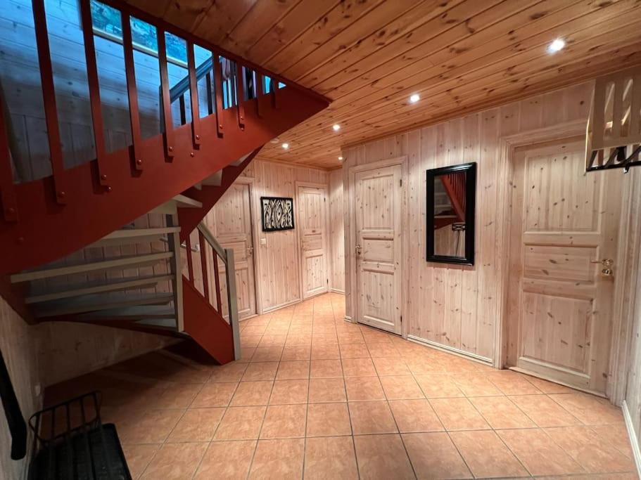 Four-Bedroom House photo 2
