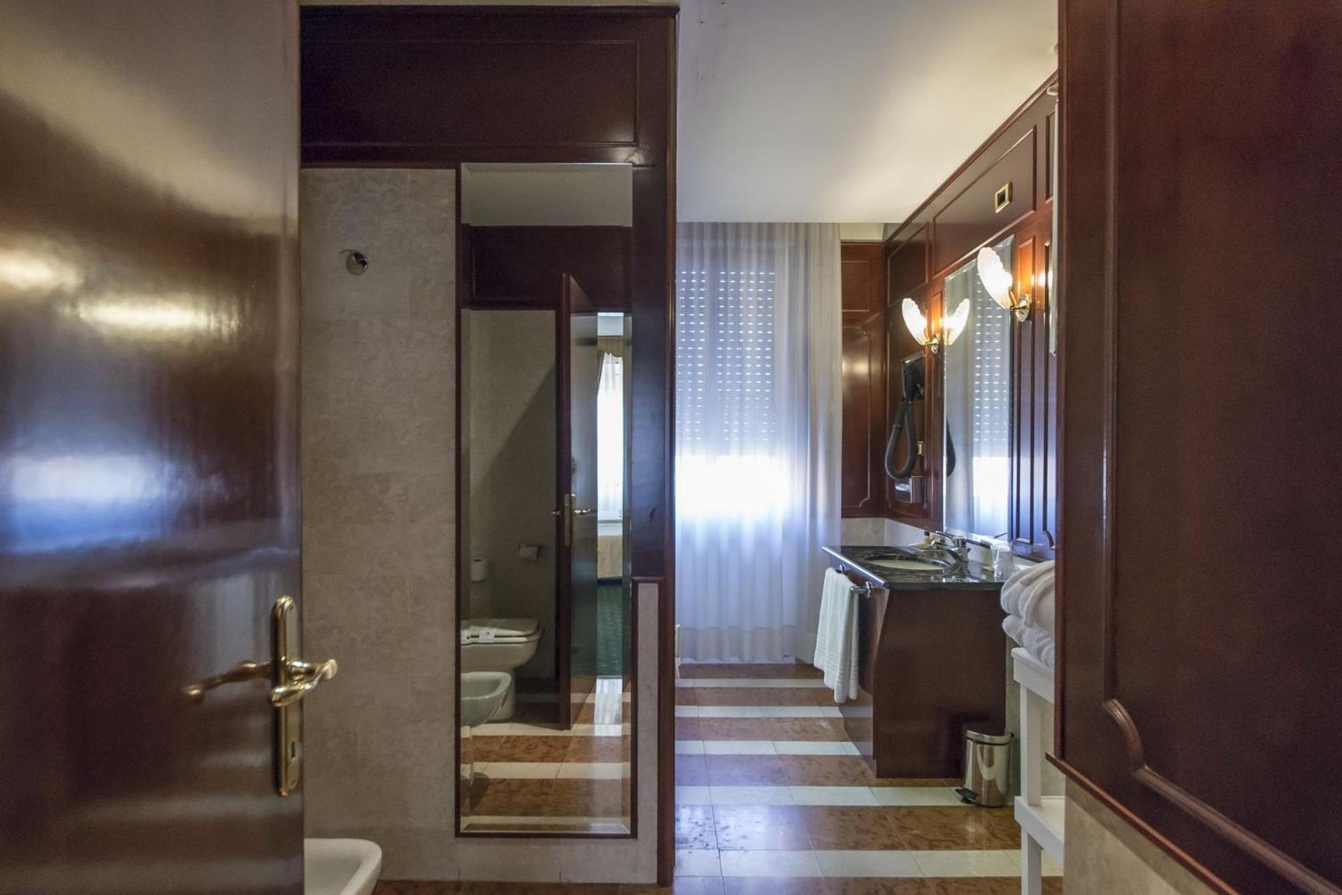 Superior Double Room - Photo 6