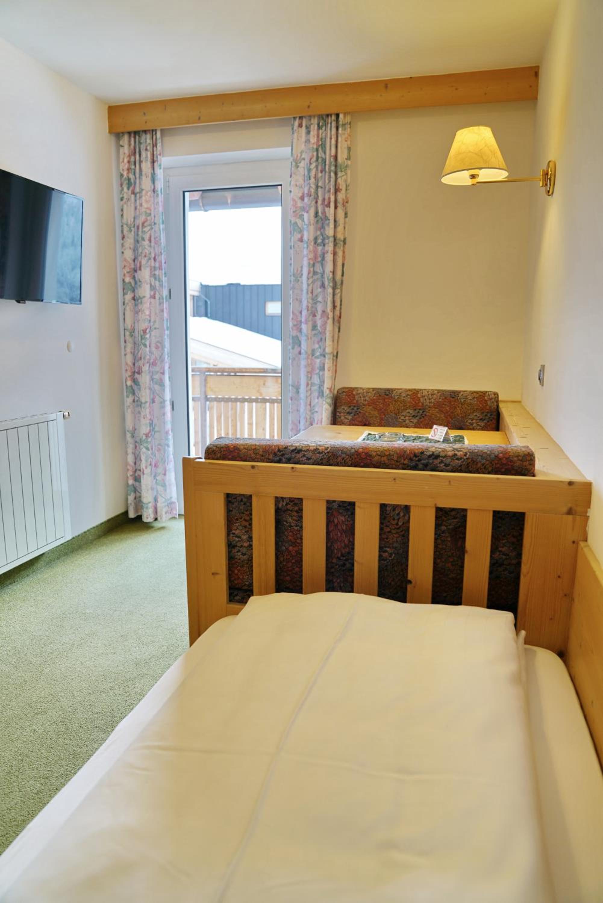 Single Room photo 3