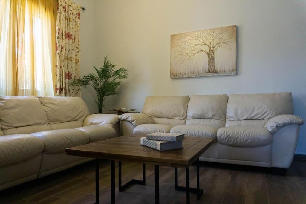 Villa photo 2
