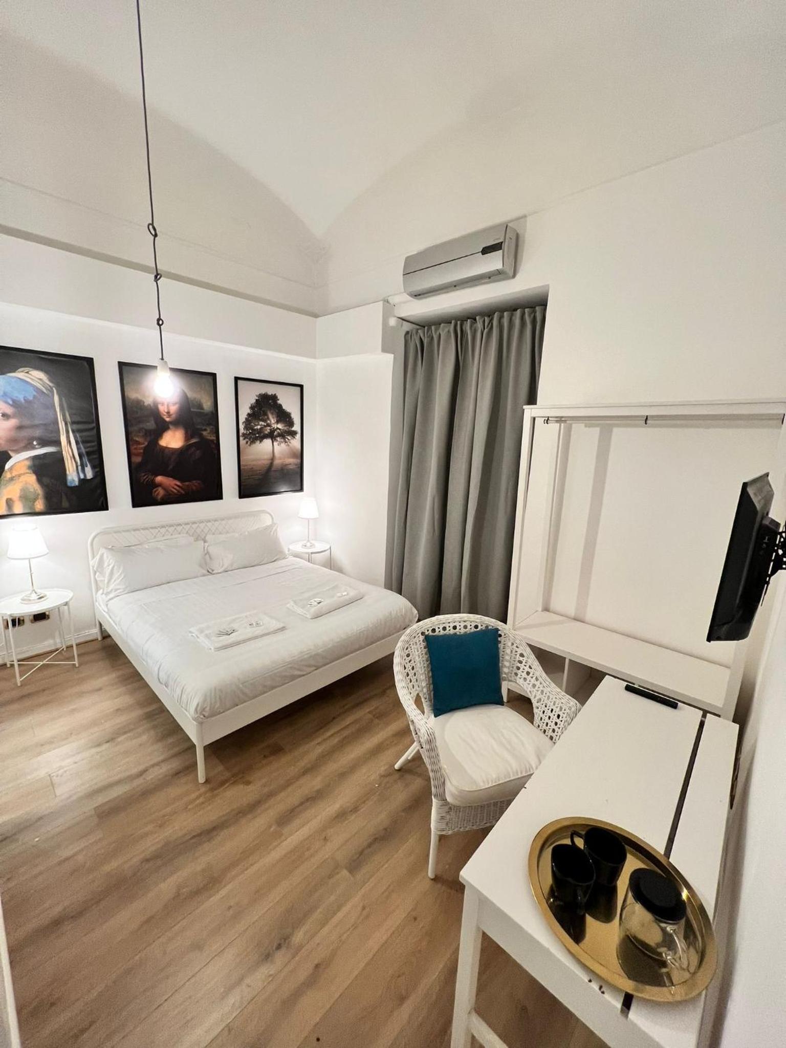 Large Double Room photo 2