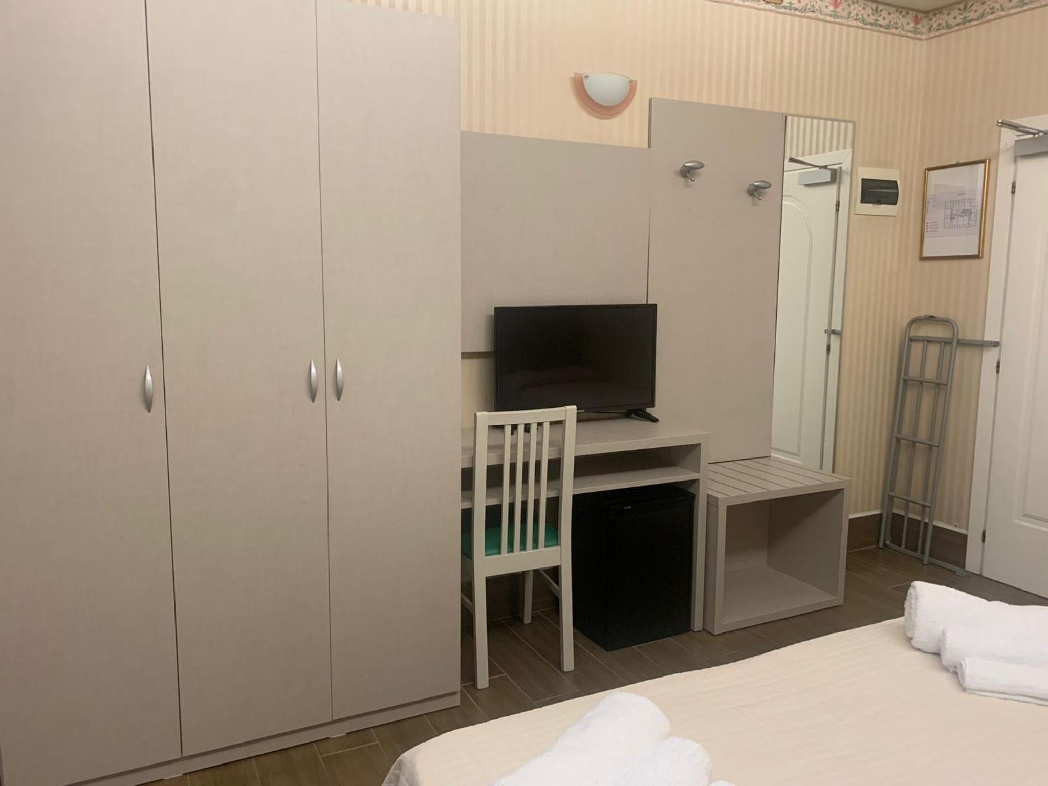 Double or Twin Room - Photo 1