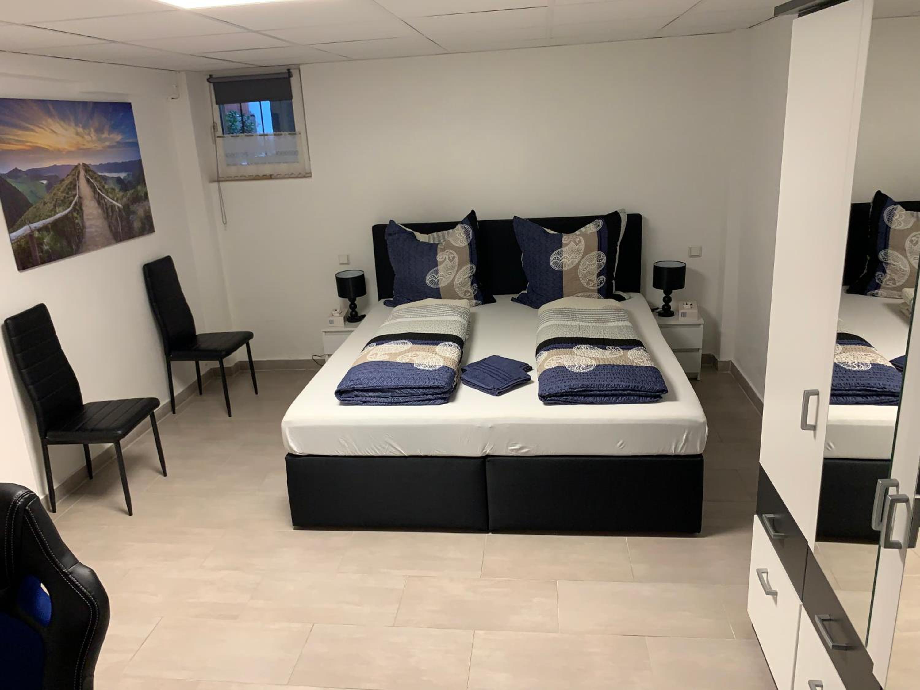 One-Bedroom Apartment - Photo 8