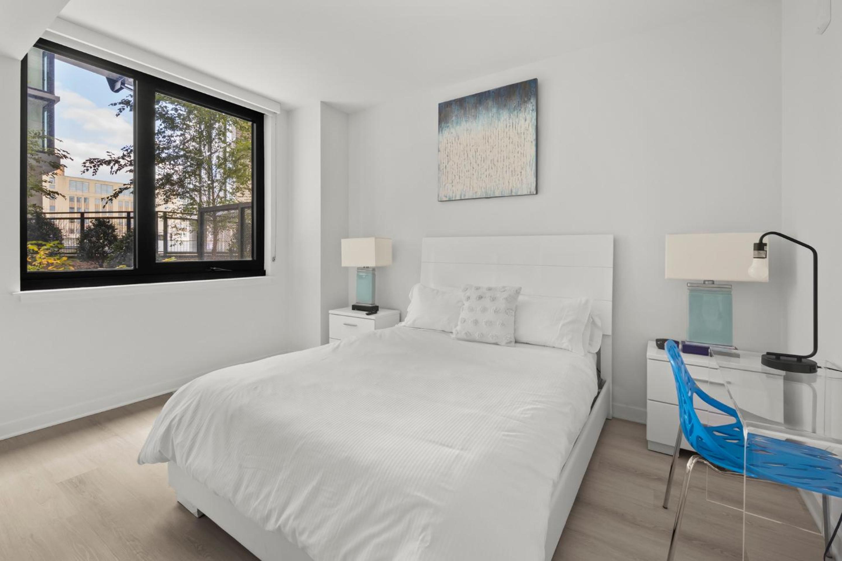 Deluxe Two Bedroom Apartment with Balcony - Photo 6