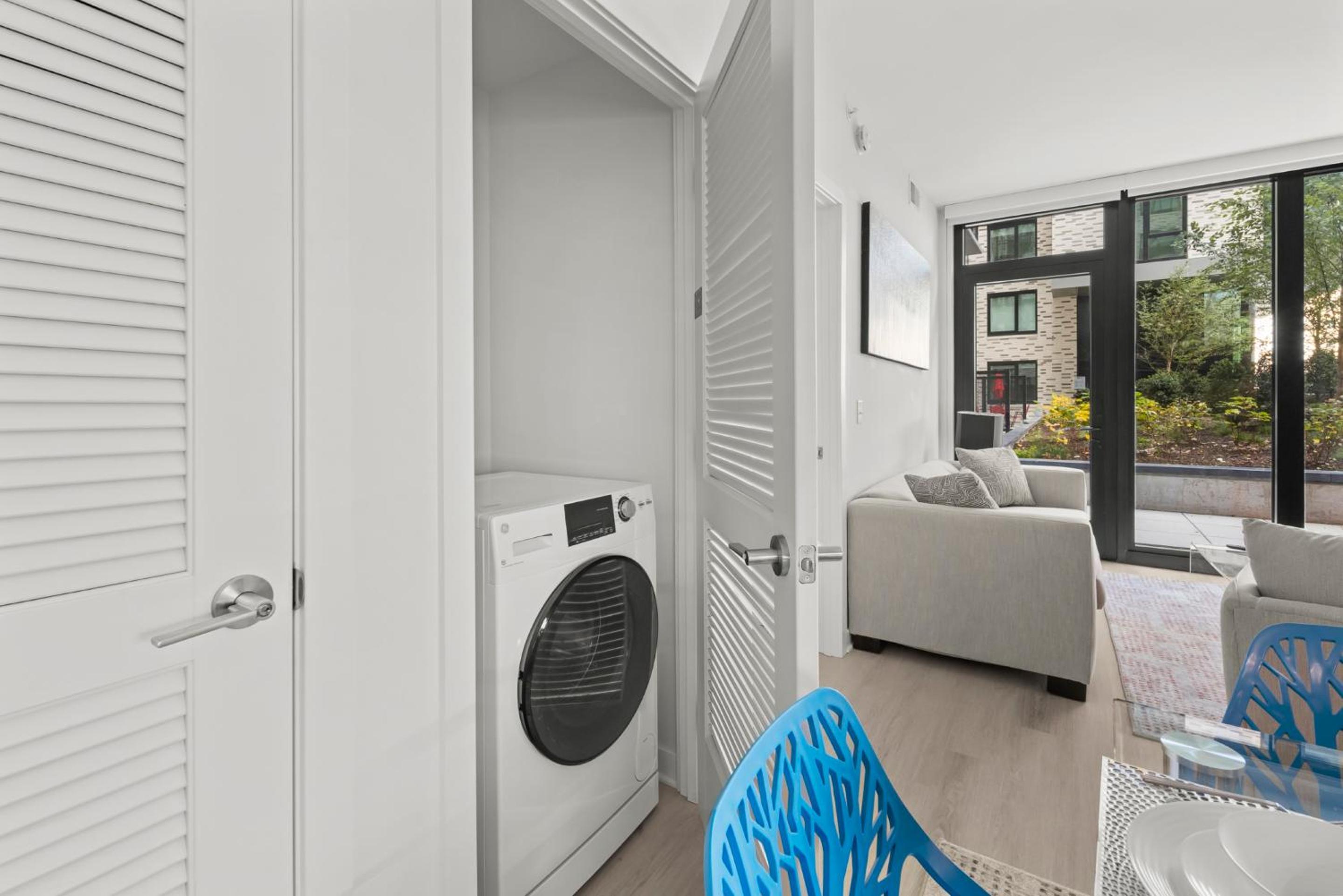 Deluxe Two Bedroom Apartment with Balcony - Photo 16