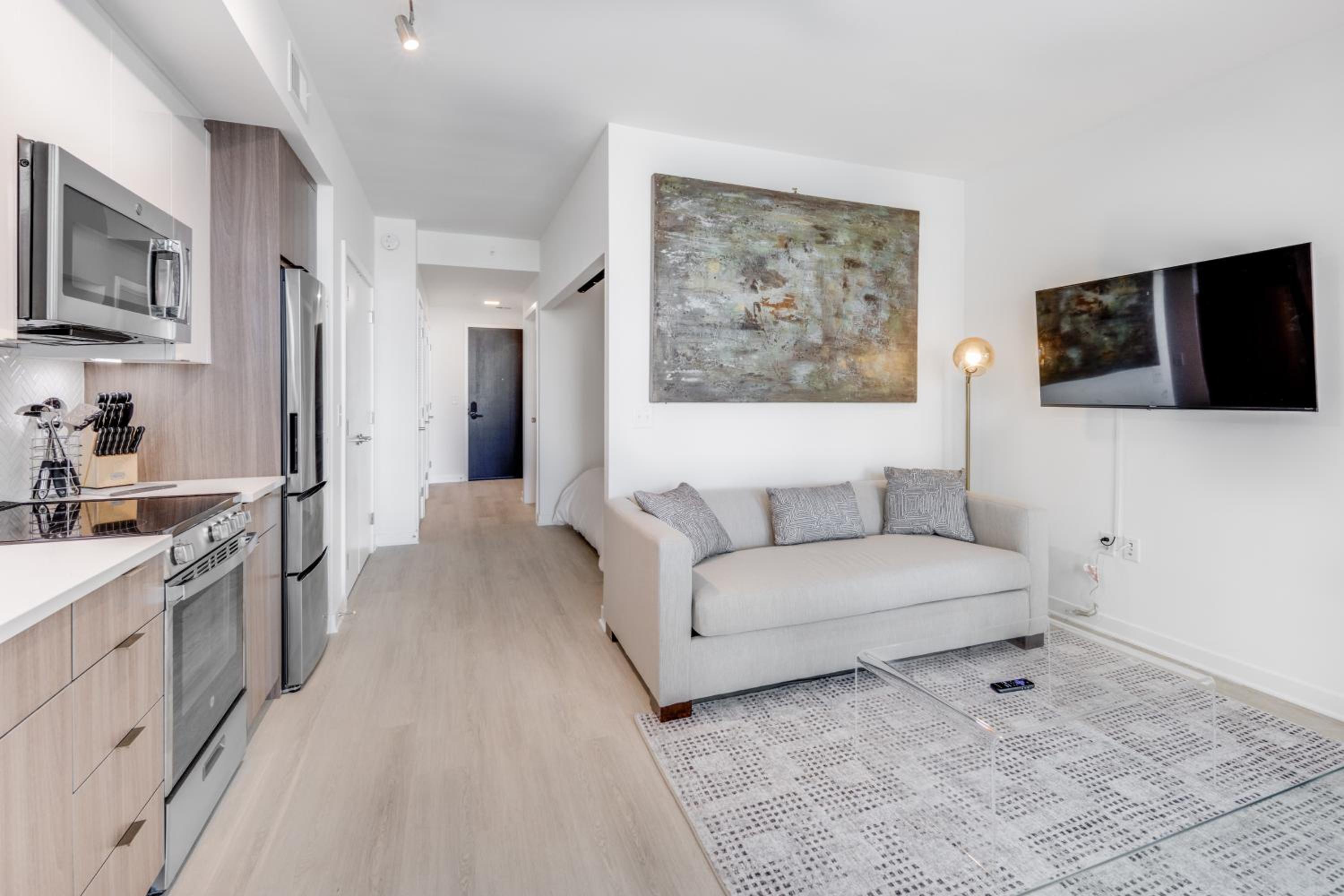 One Bedroom with Balcony - Photo 8