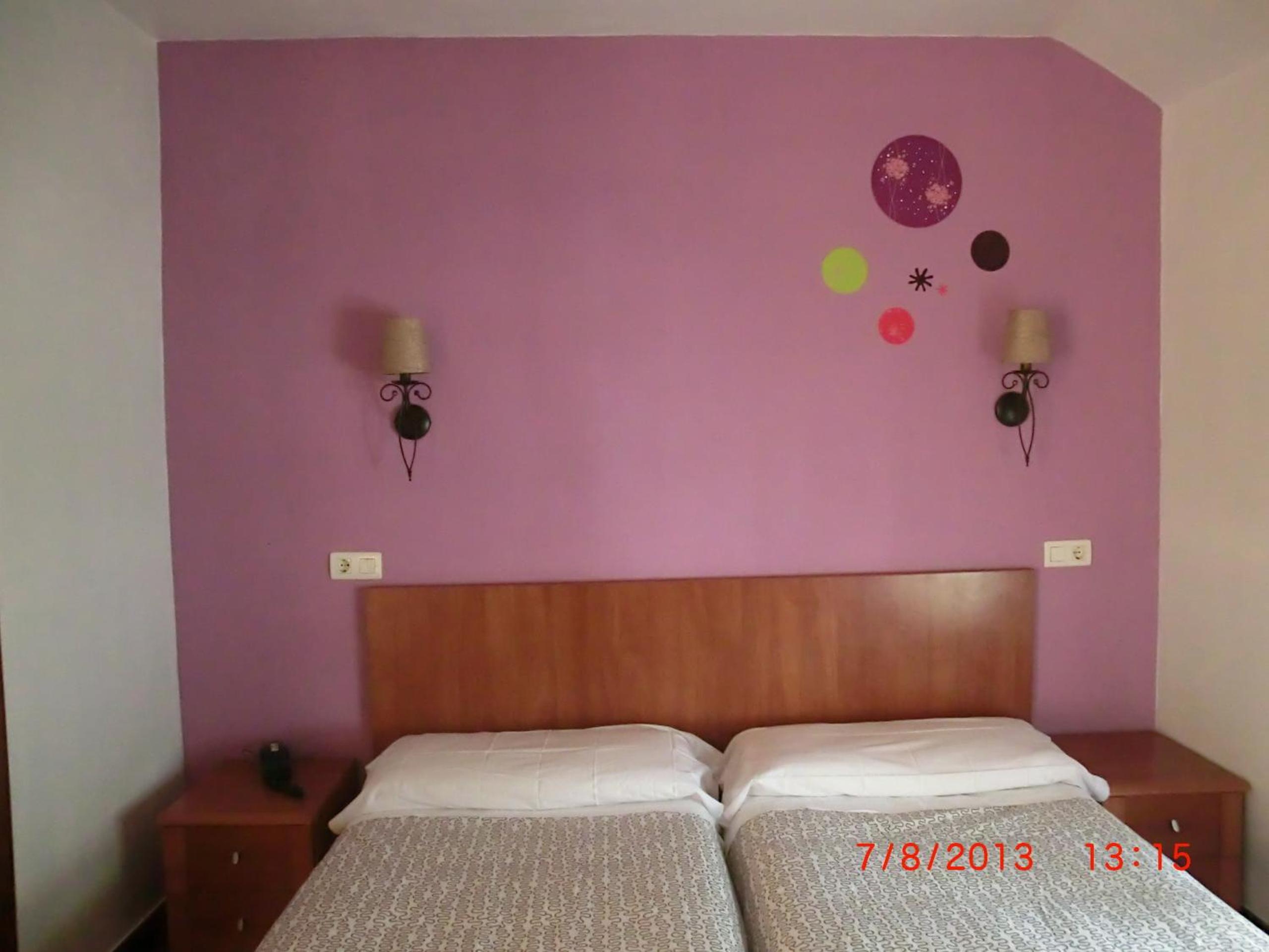 Twin Room - Photo 25