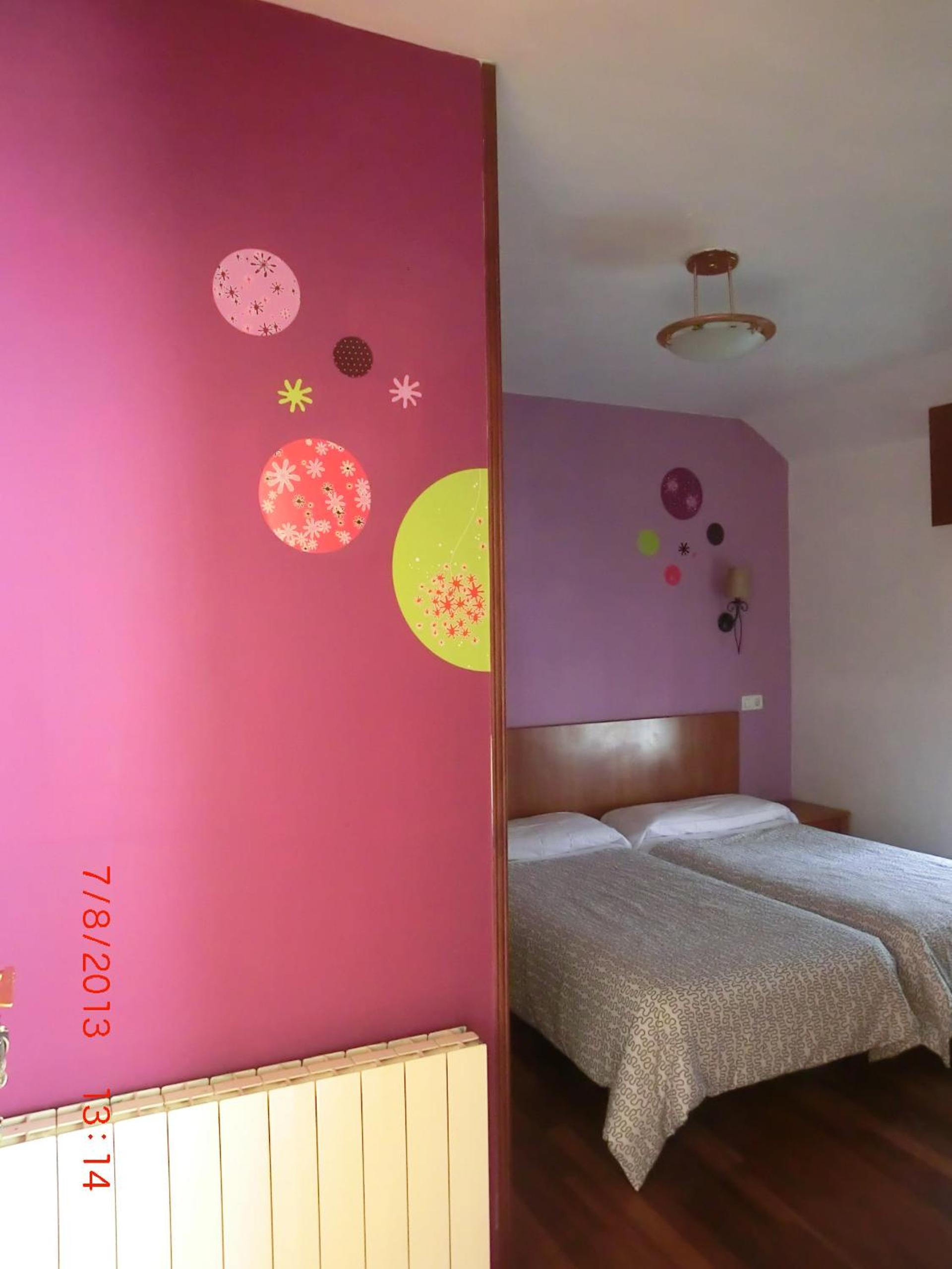 Twin Room - Photo 35