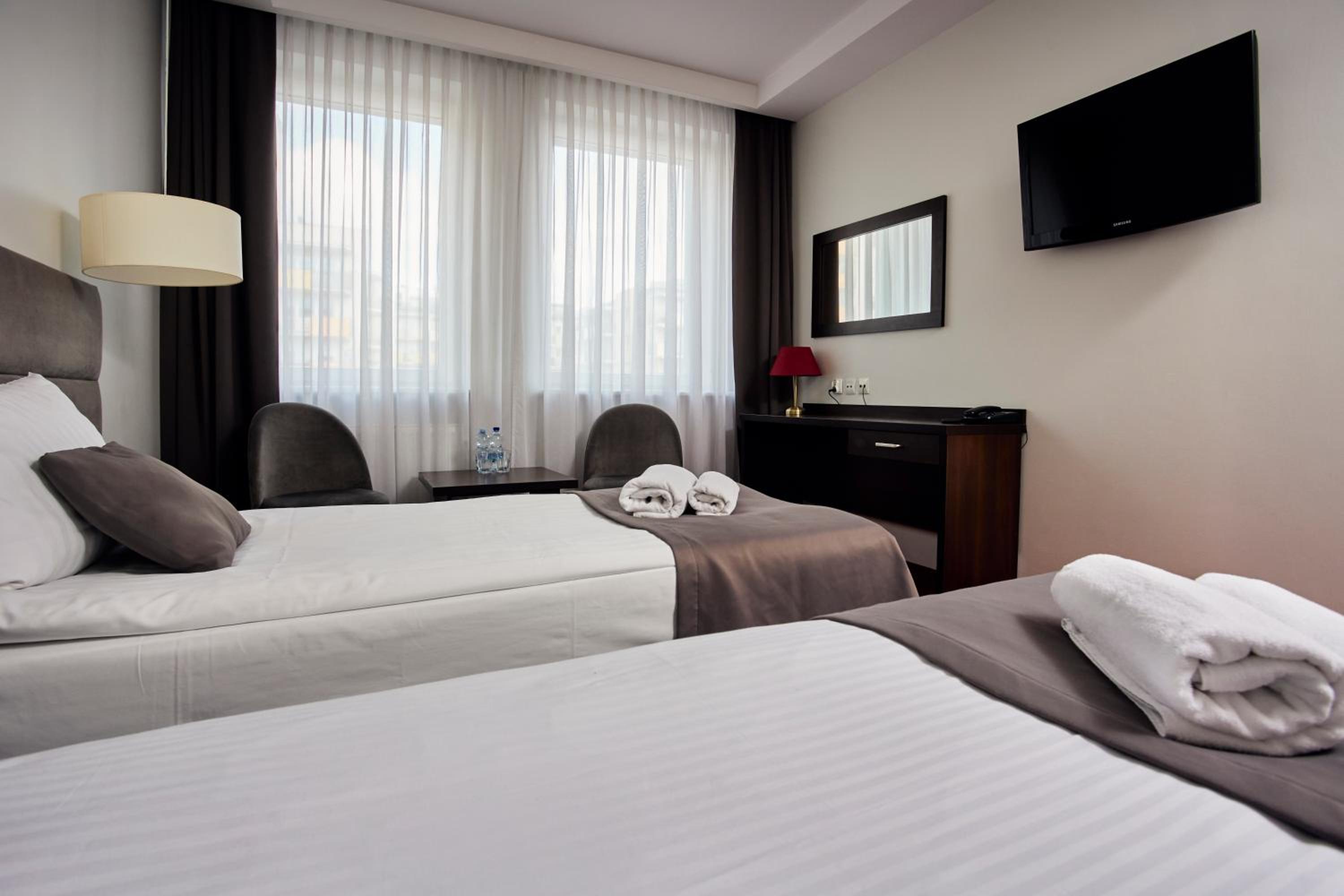 Twin Room - Photo 1