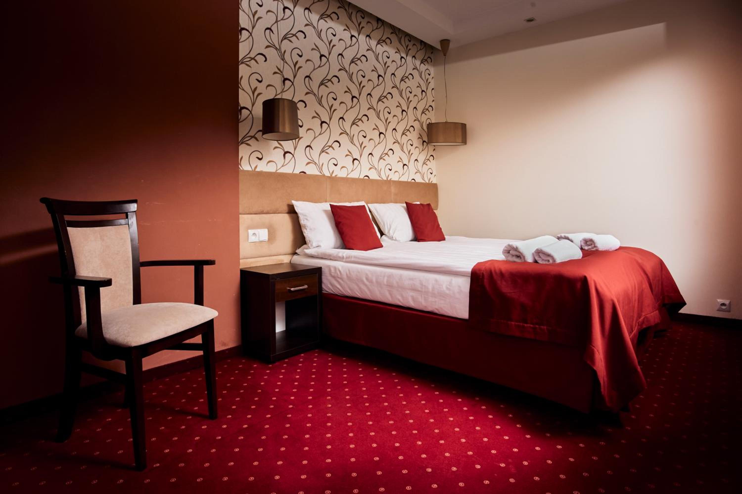 Deluxe Double Room with Bath - Photo 1