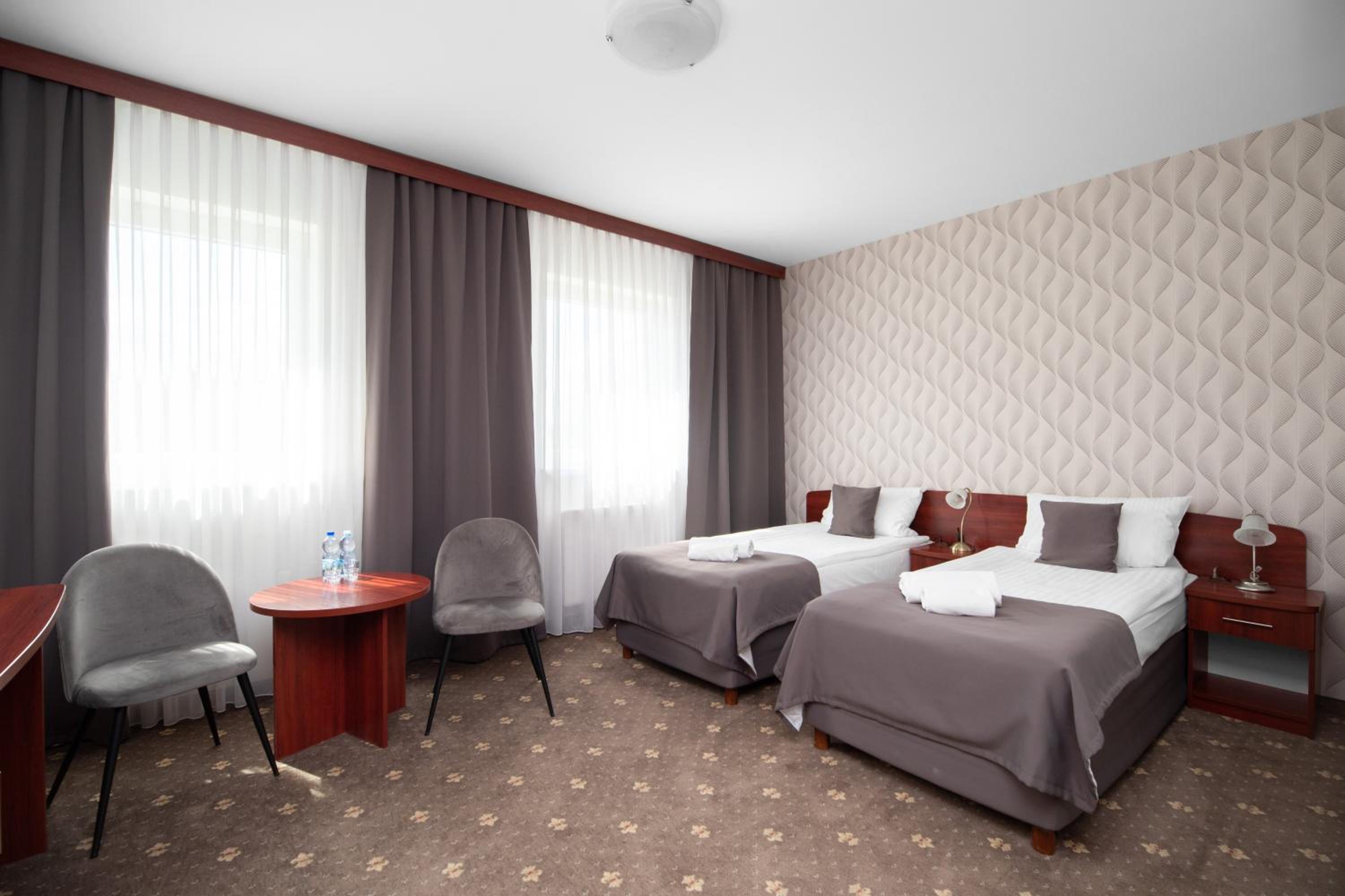 Twin Room - Photo 2