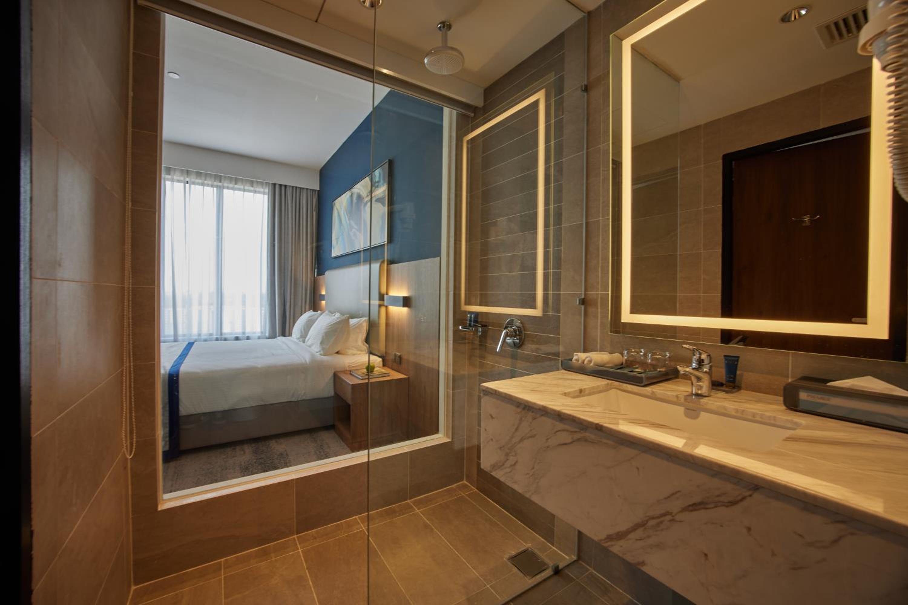 Superior King Room - Photo 6