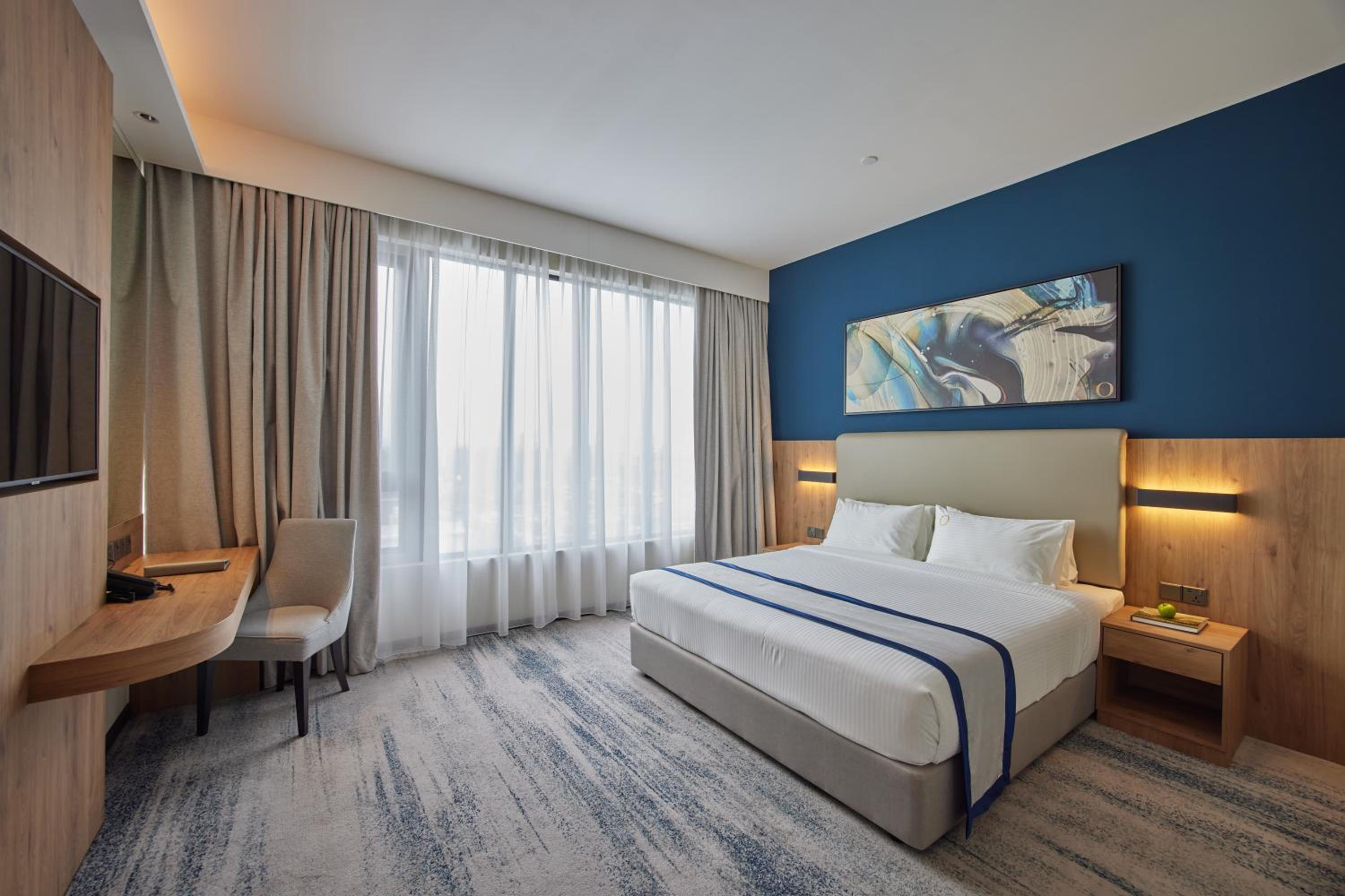 Deluxe King Room - Photo 2