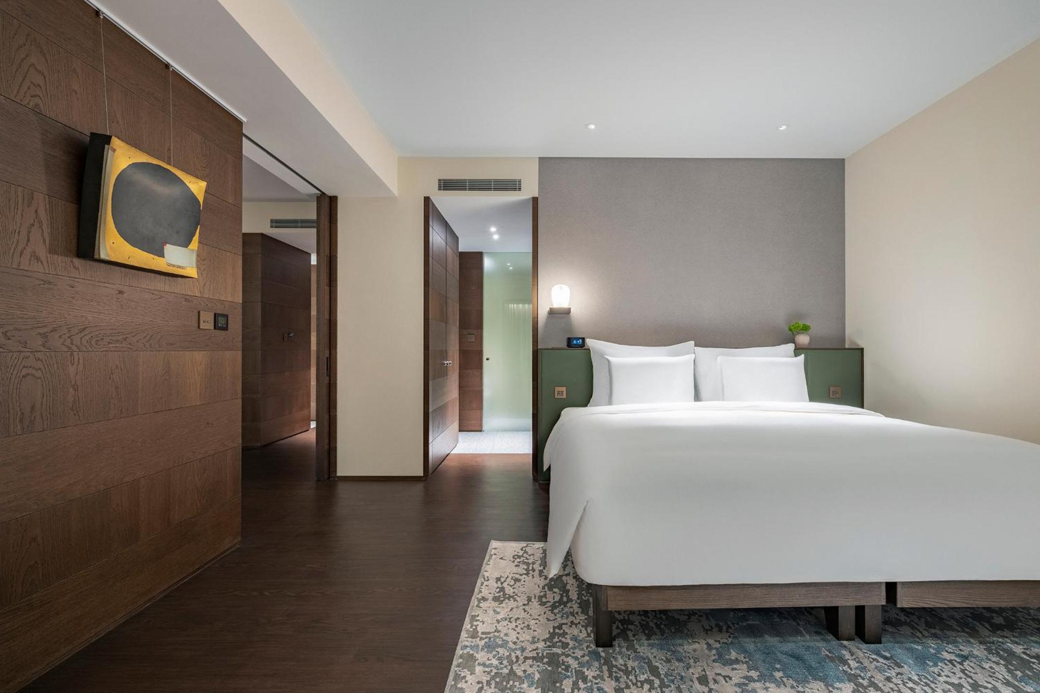 Junior King Suite