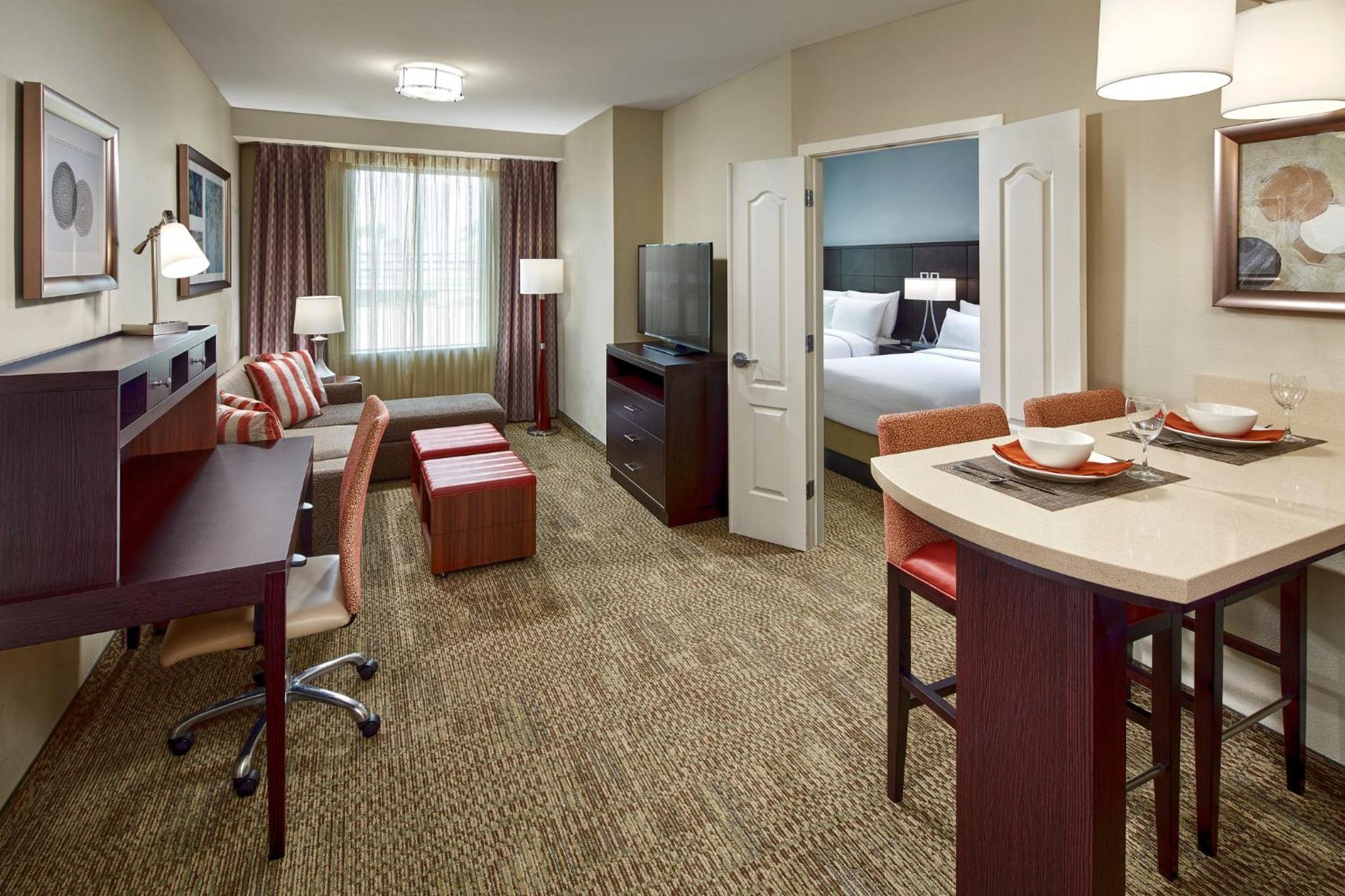 One-Bedroom Queen Suite