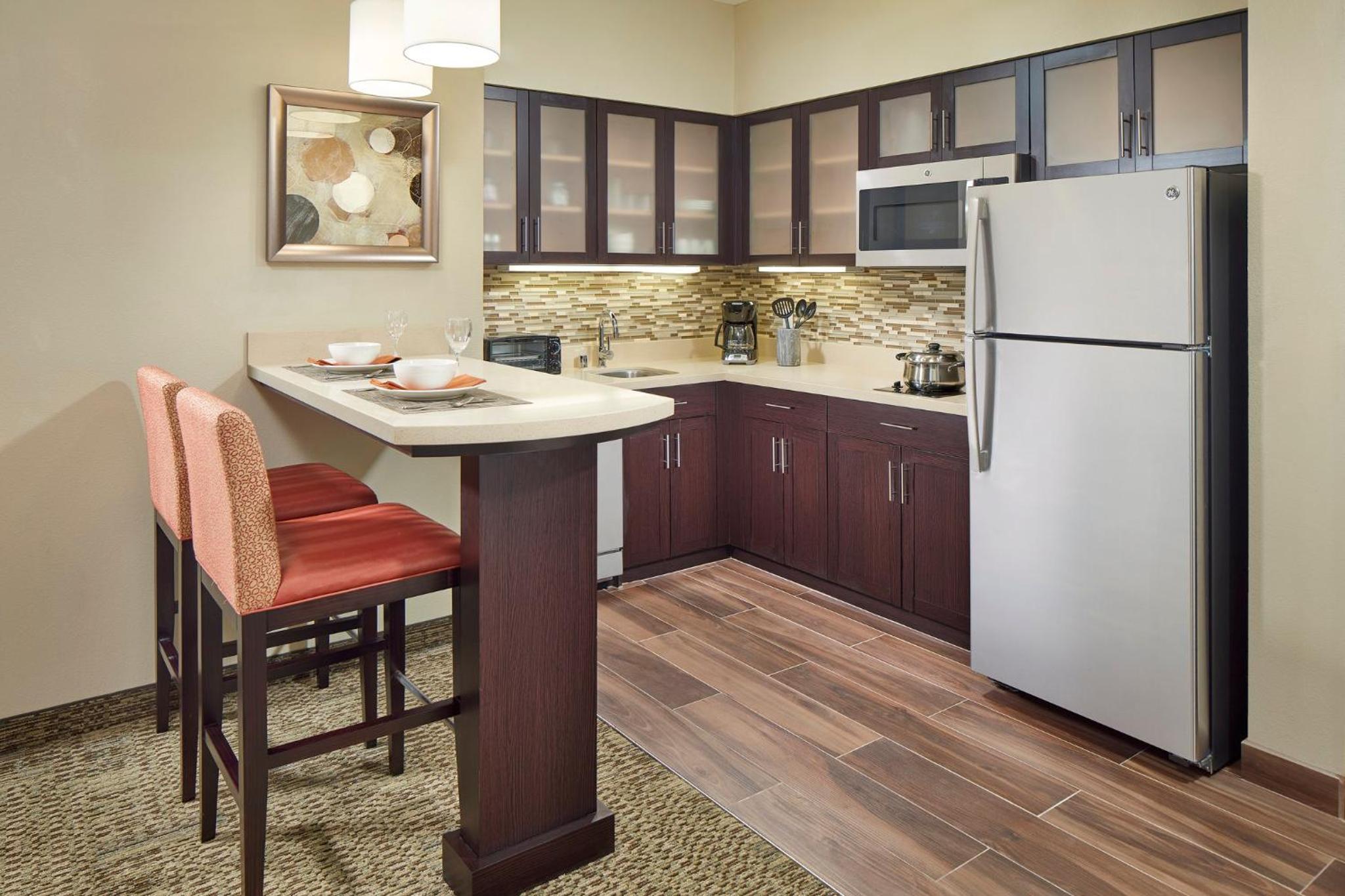 Two-Bedroom Suite with One King and Two Queen Beds - Communications Accessible photo 3