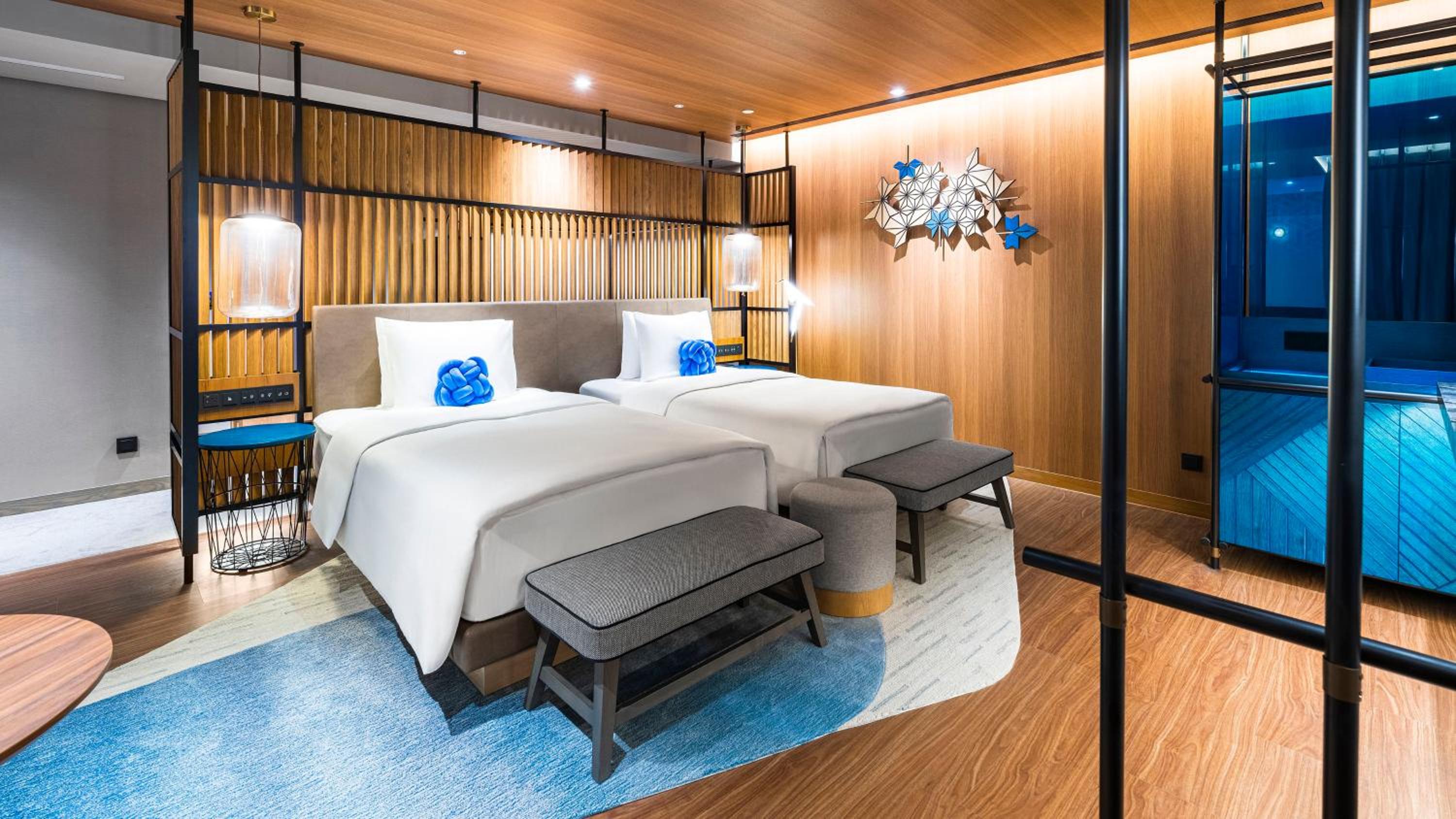 Double Suite with Two Double Beds - Non-Smoking - Photo 5