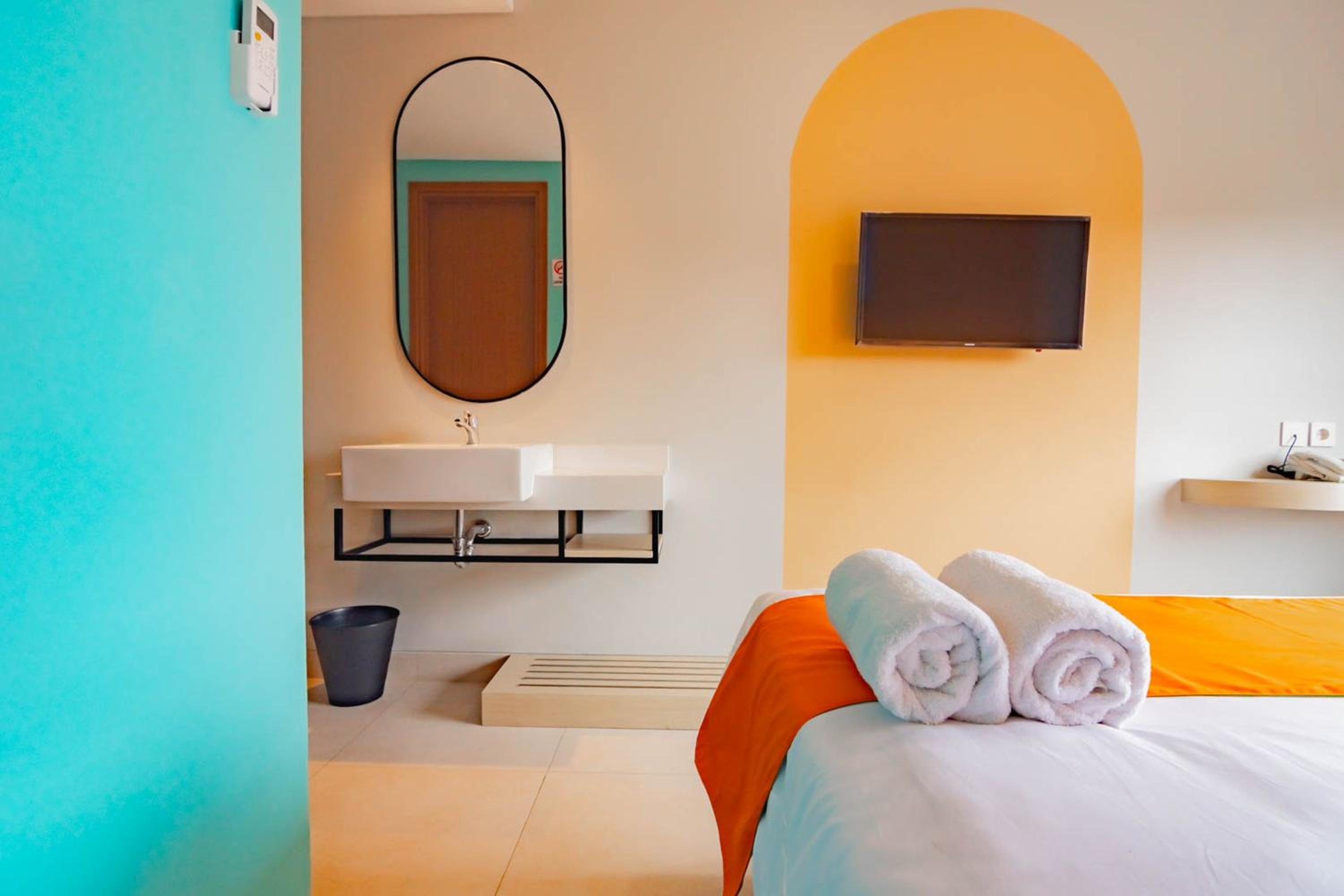 Deluxe Room - Photo 4