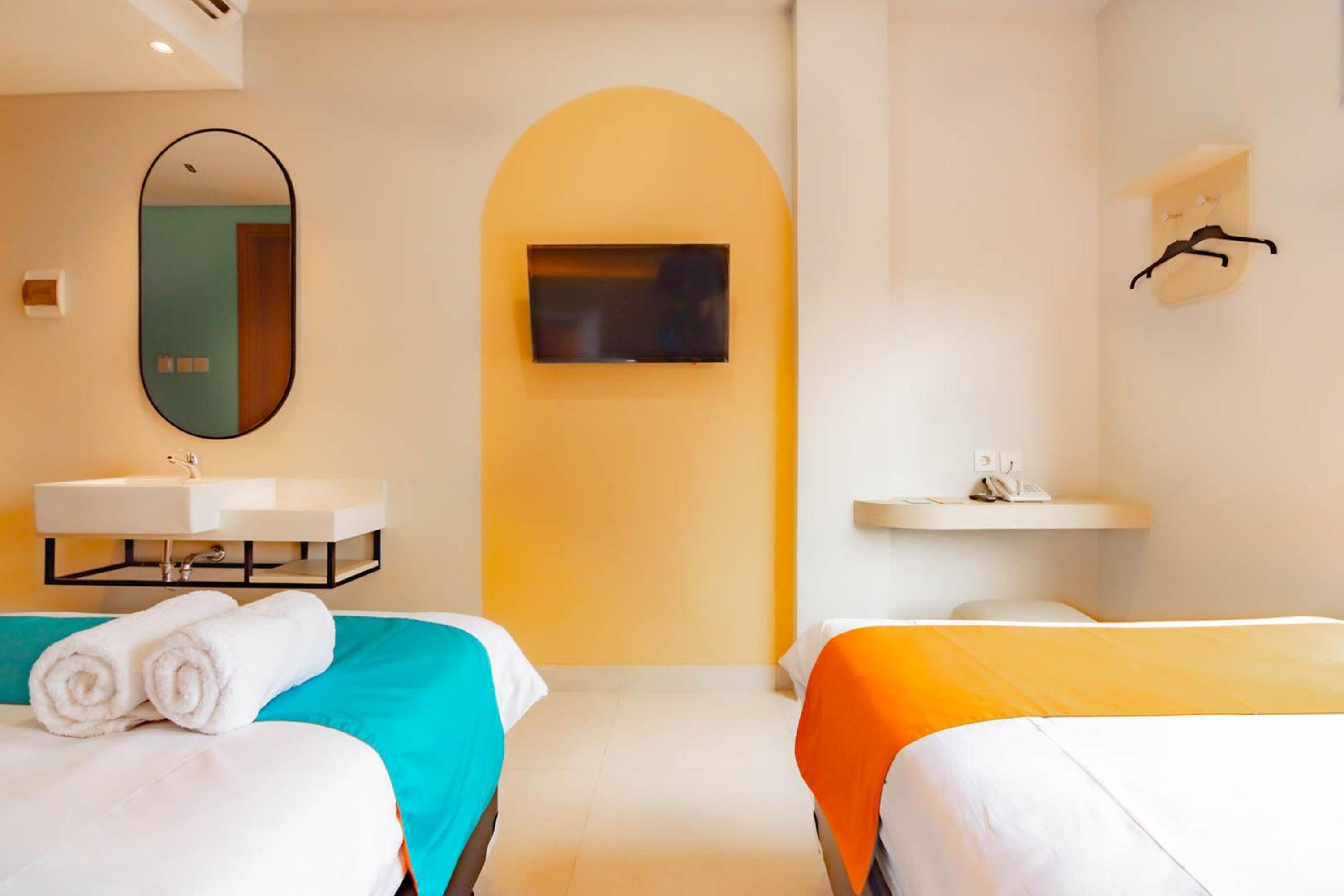Deluxe Twin Room - Photo 2
